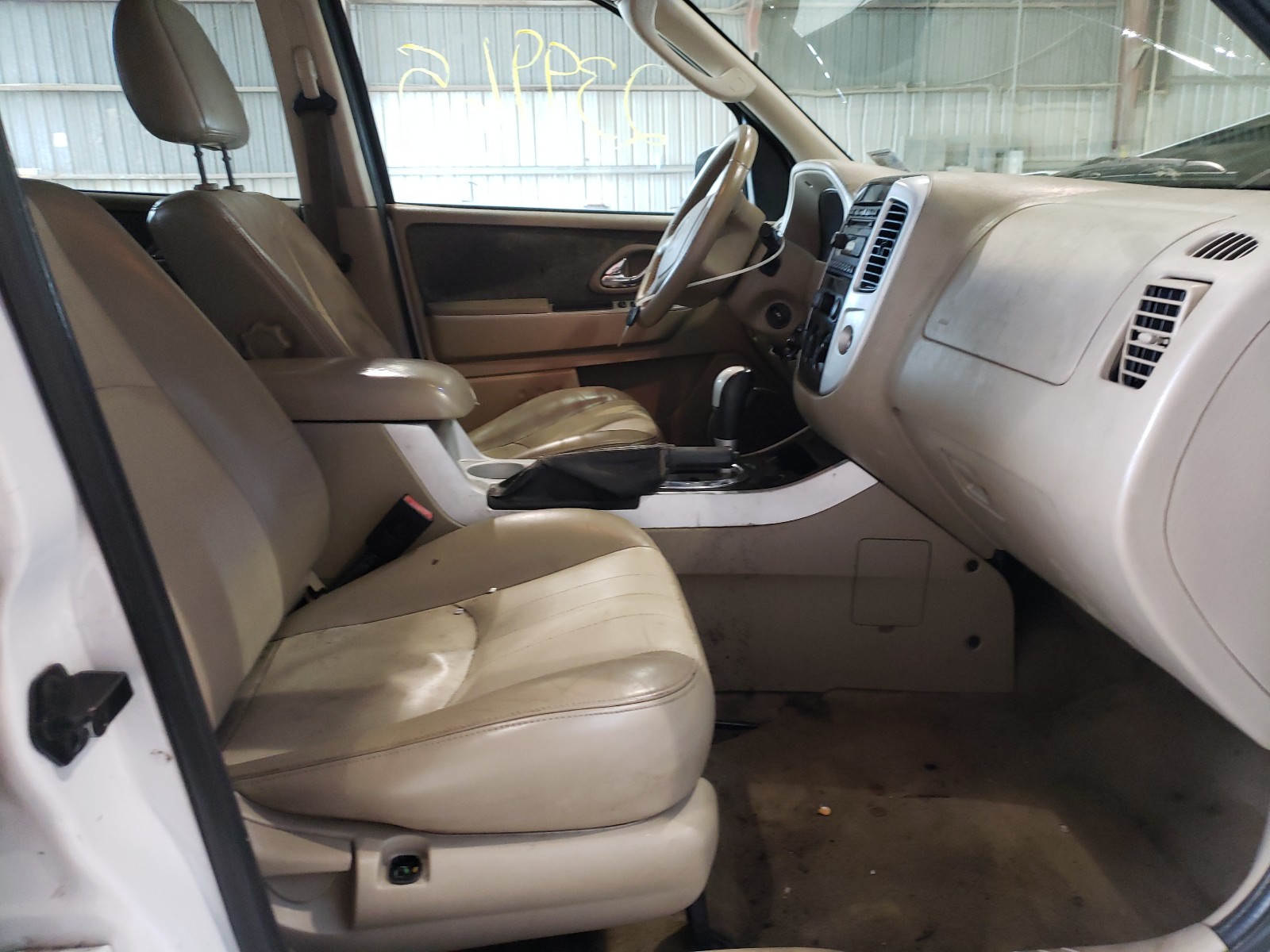 Photo 5 from auction – 2007 MERCURY MARINER LU with VIN 4M2CU81147KJ01073