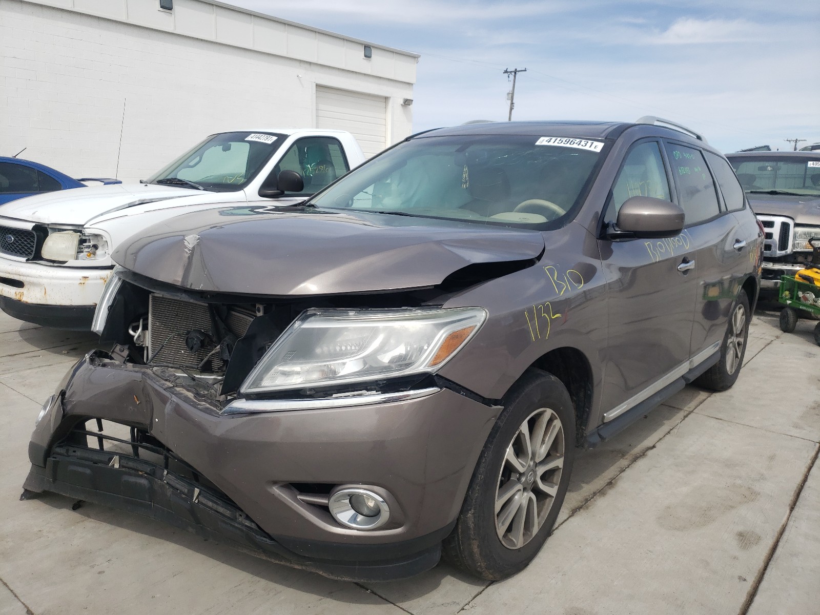 Photo 2 from auction – 2013 NISSAN PATHFINDER with VIN 5N1AR2MM7DC632433