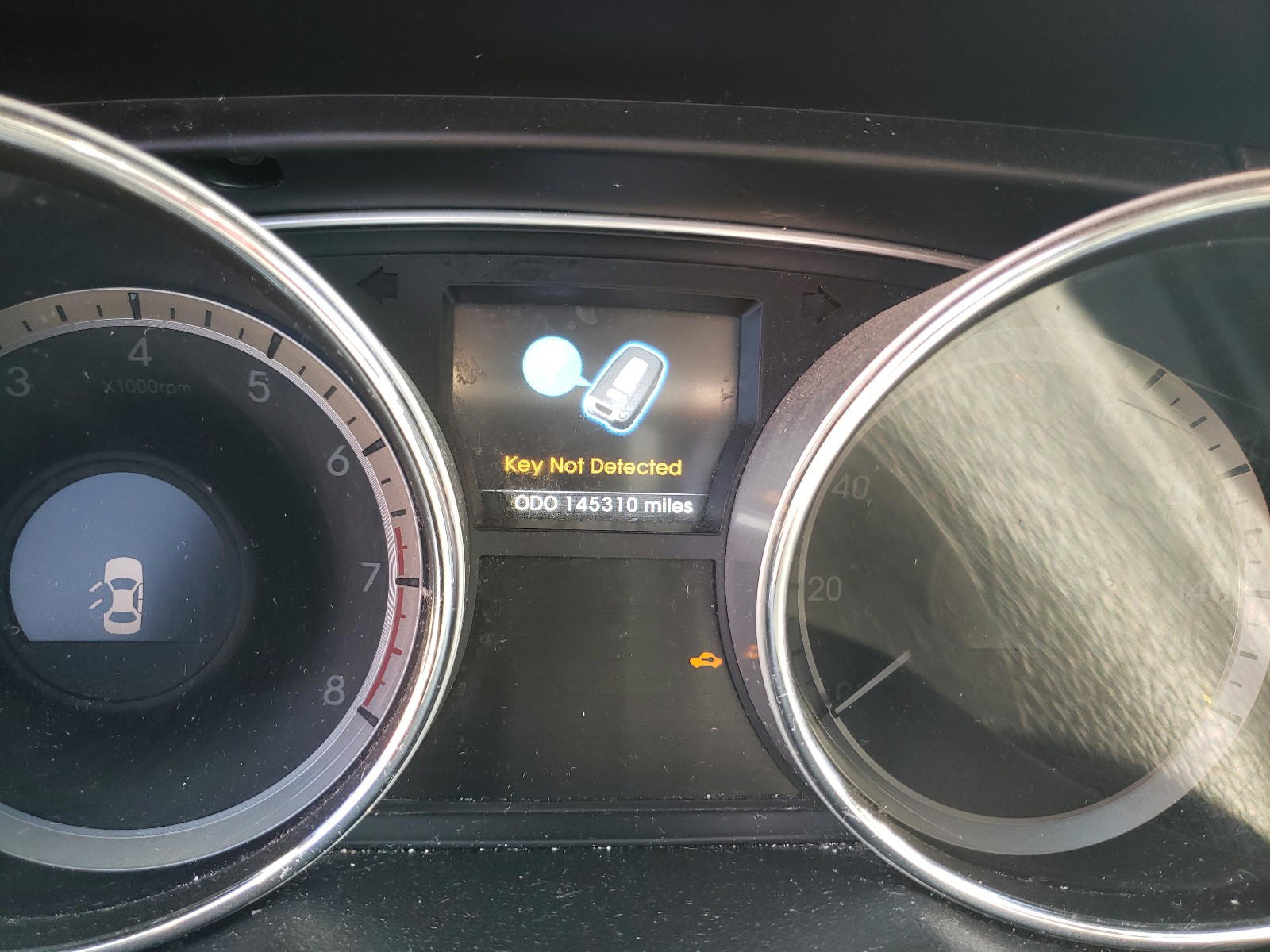 Photo 8 from auction – 2014 HYUNDAI SONATA SE with VIN 5NPEC4AC2EH846802