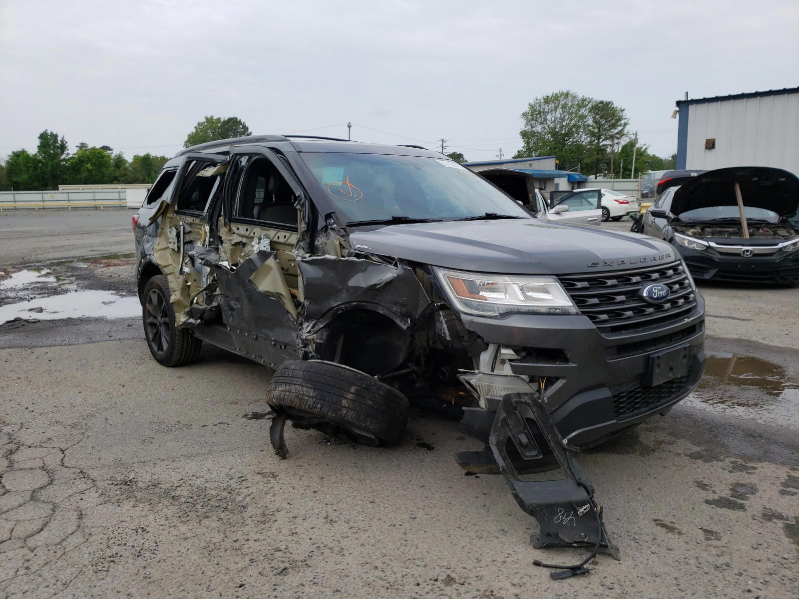 FORD EXPLORER X 2017 with VIN 1FM5K7D82HGA58487 - Photo from auction