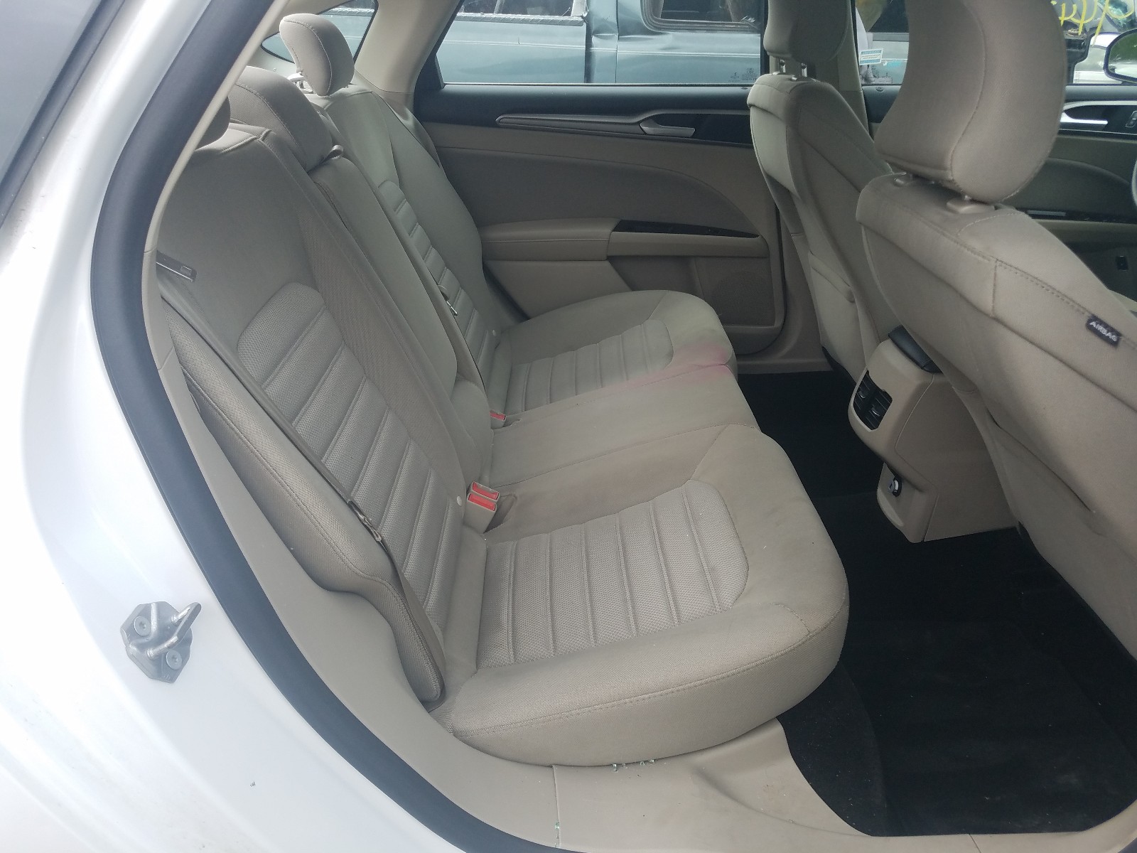 Photo 6 from auction – 2017 FORD FUSION SE with VIN 3FA6P0LU7HR400143