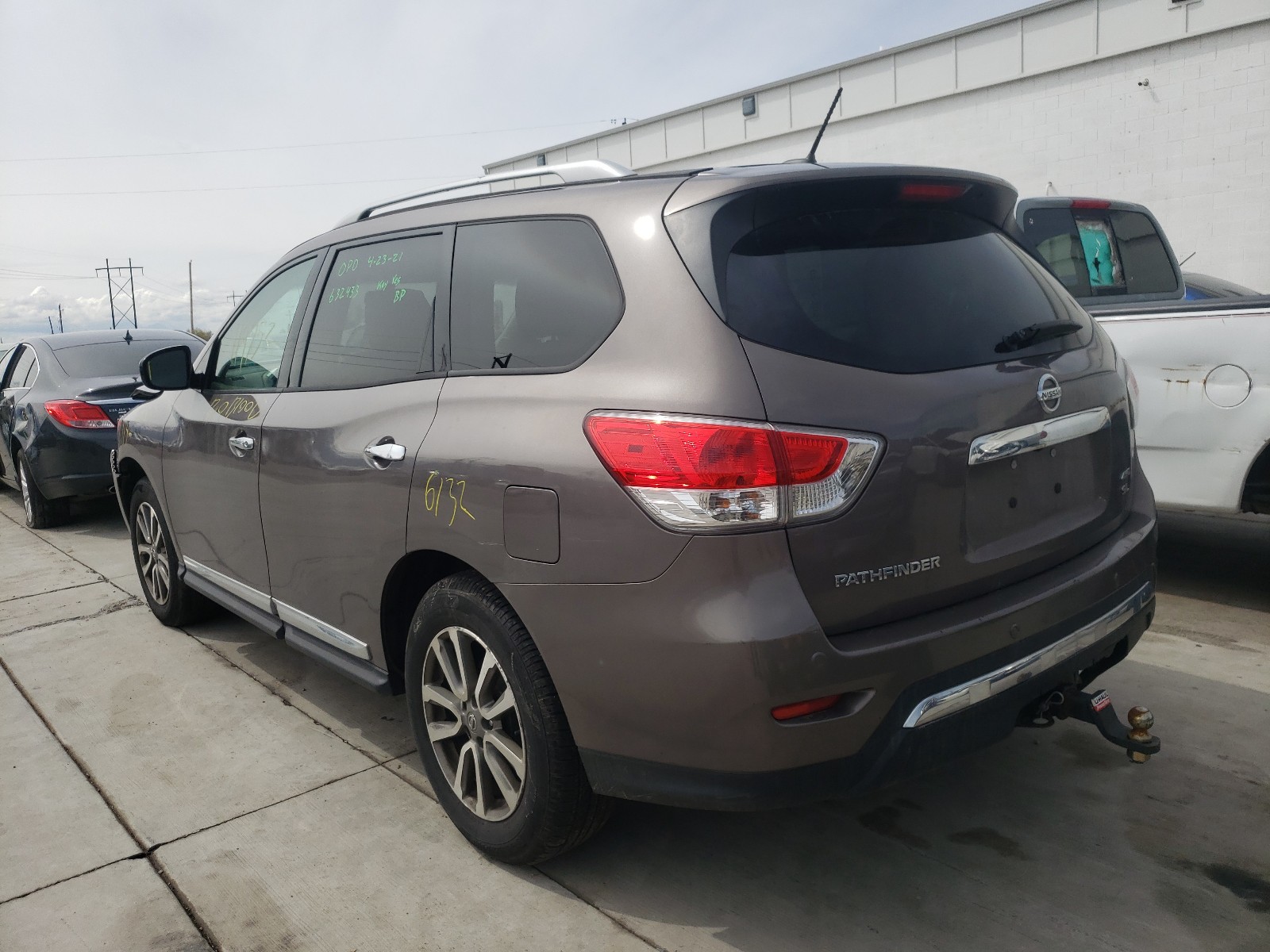 Photo 3 from auction – 2013 NISSAN PATHFINDER with VIN 5N1AR2MM7DC632433