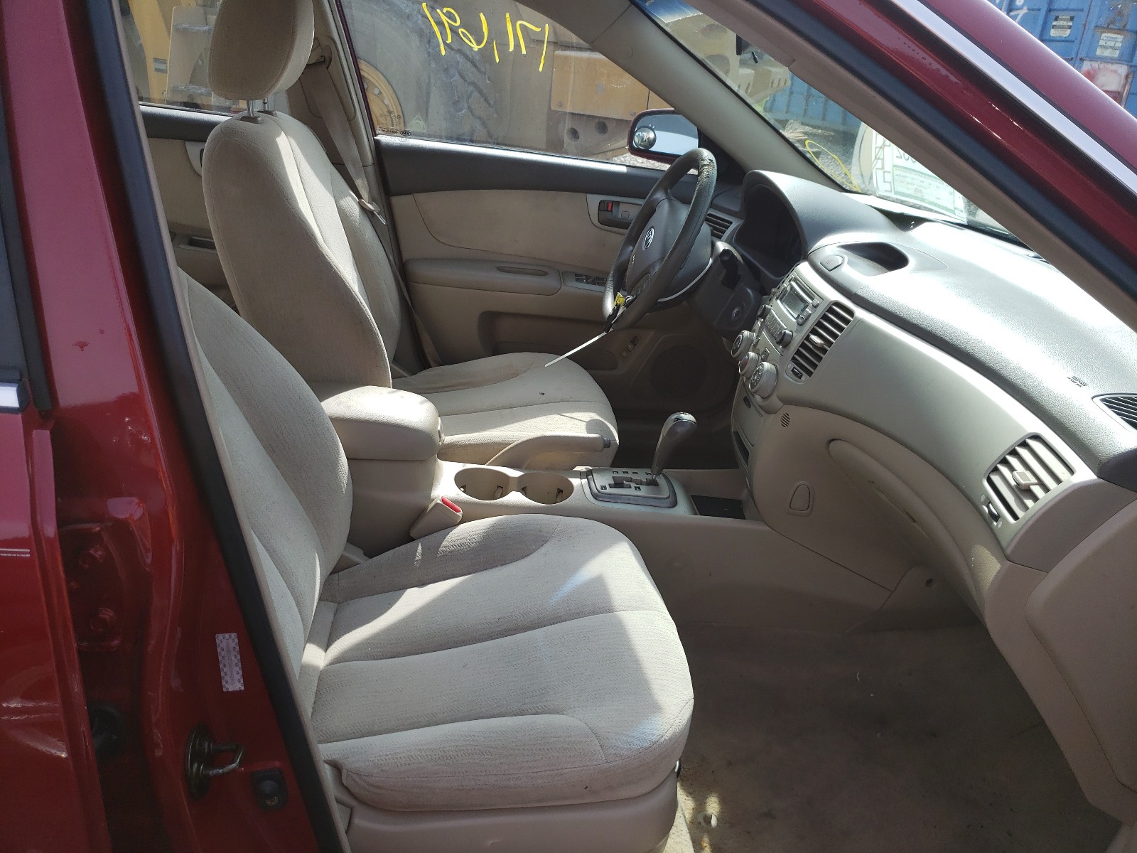 Photo 5 from auction – 2006 KIA OPTIMA LX with VIN KNAGE123265042076