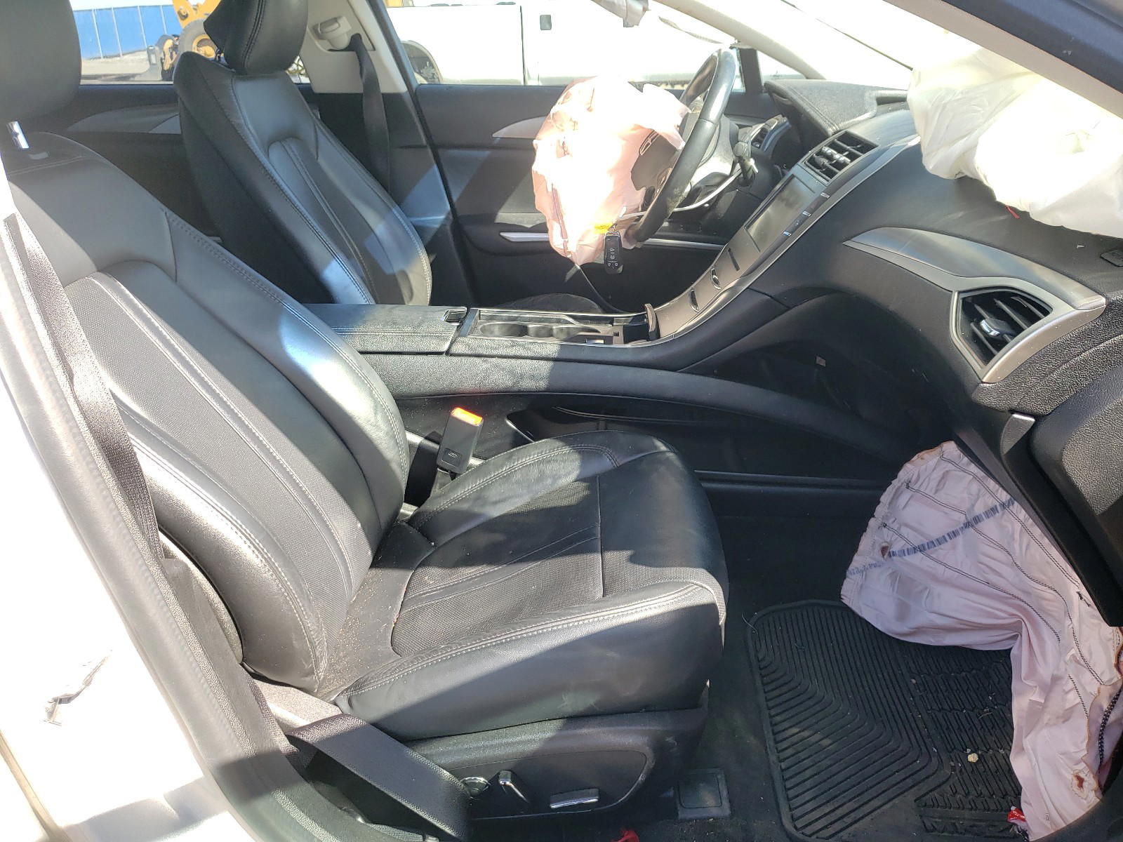 Photo 5 from auction – 2016 LINCOLN MKZ with VIN 3LN6L2J92GR604195