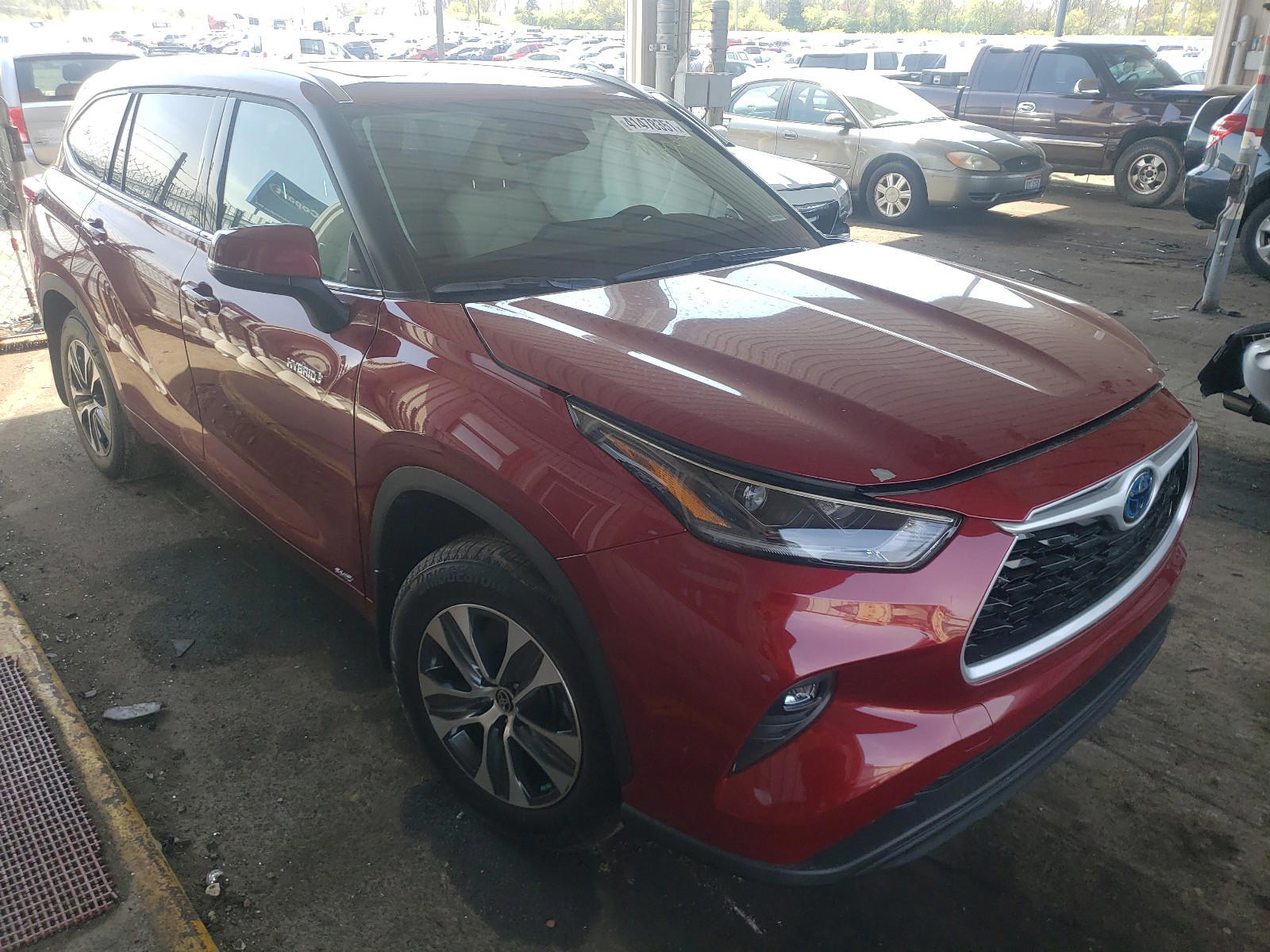 TOYOTA HIGHLANDER 2021 with VIN 5TDHBRCH8MS514832 - Photo from auction