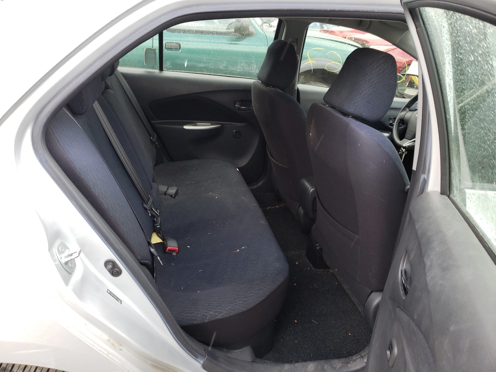 Photo 6 from auction – 2007 TOYOTA YARIS with VIN JTDBT923371044817