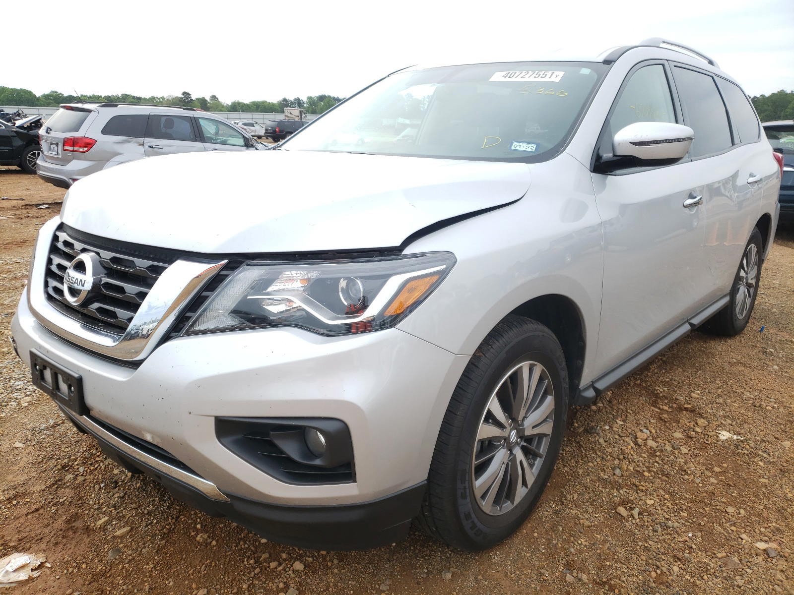 Photo 2 from auction – 2018 NISSAN PATHFINDER with VIN 5N1DR2MN2JC605366