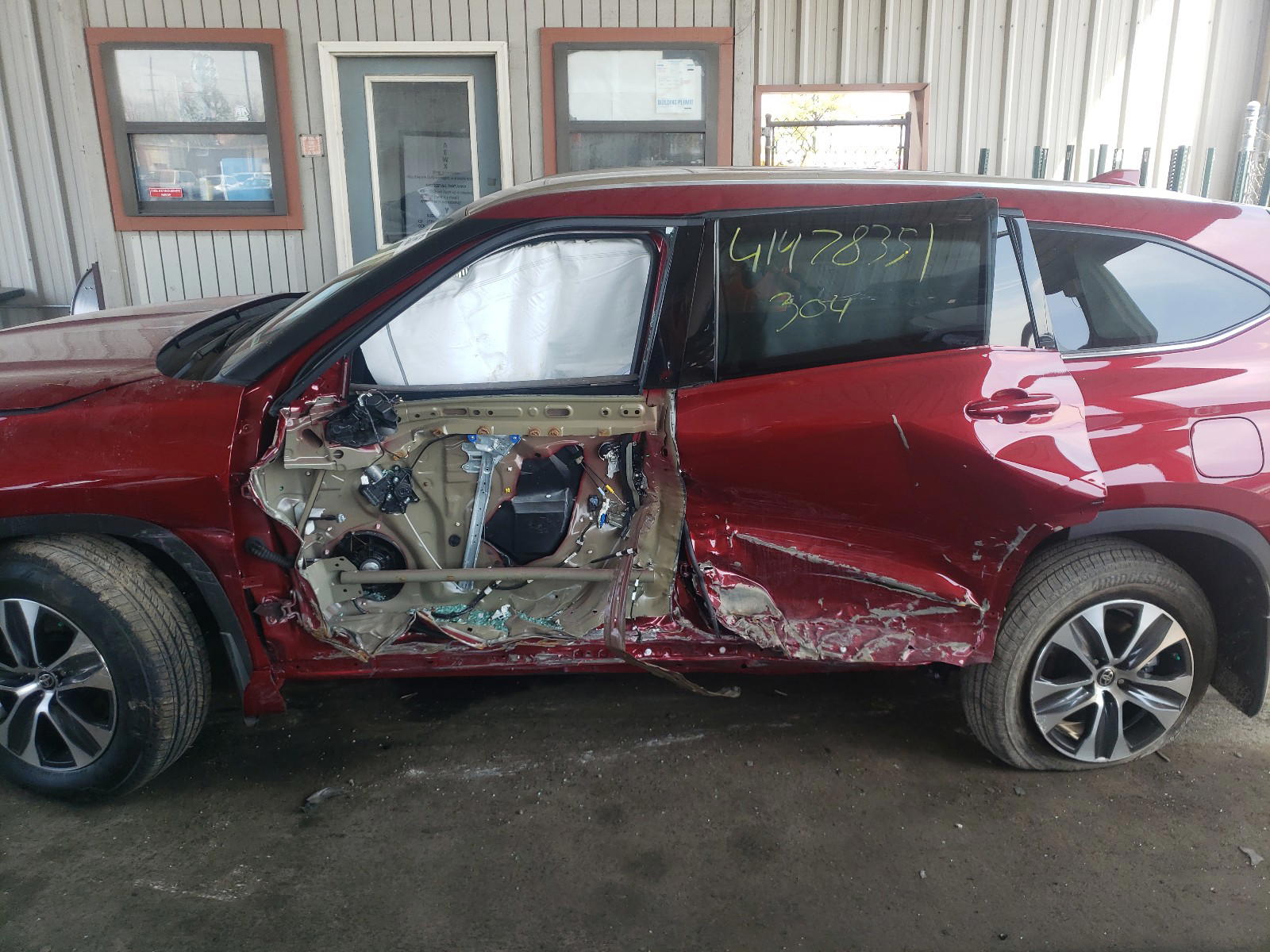 Photo 9 from auction – 2021 TOYOTA HIGHLANDER with VIN 5TDHBRCH8MS514832