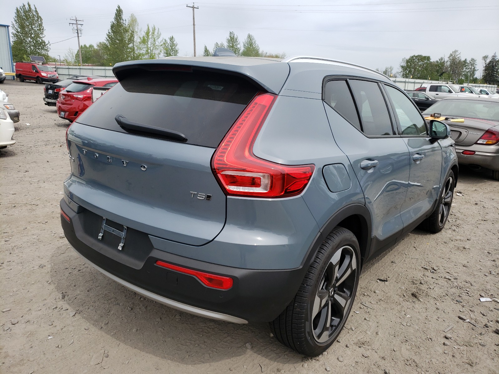 Photo 4 from auction – 2021 VOLVO XC40 T5 MO with VIN YV4162UK8M2445085