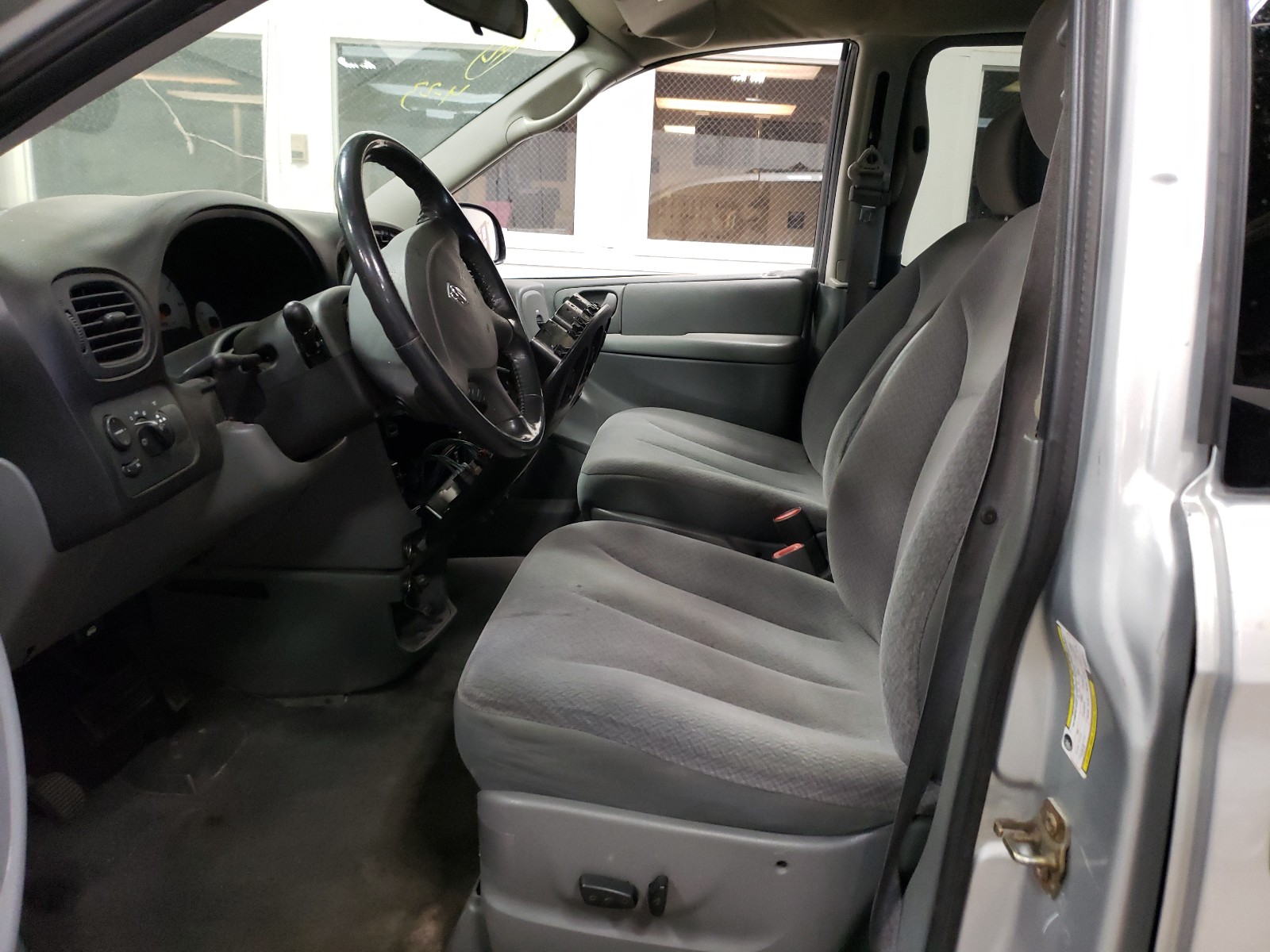 Zdjęcie 5 z aukcji – 2005 DODGE GRAND CARA z VIN 2D4GP44L55R600101