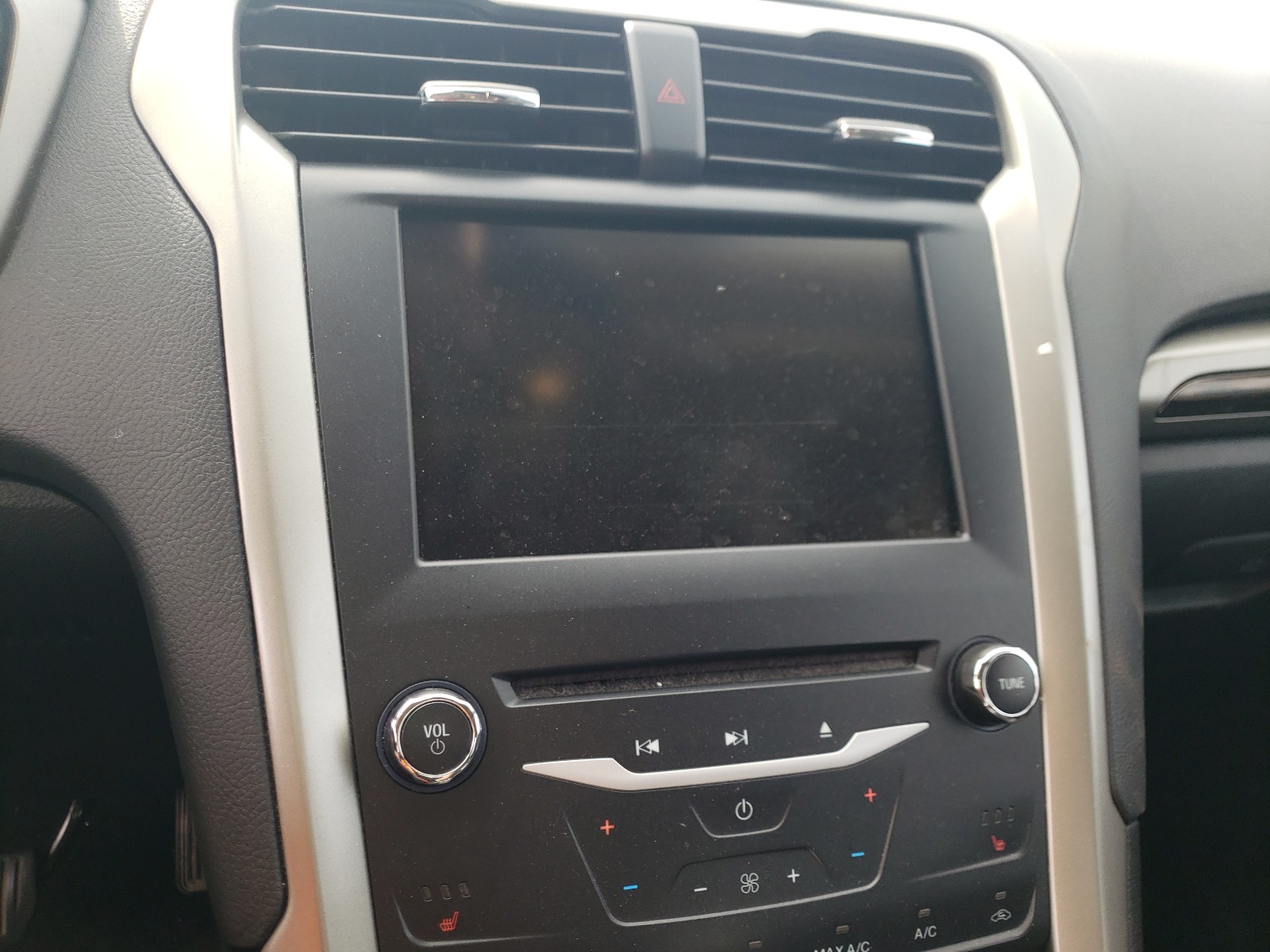 Photo 9 from auction – 2014 FORD FUSION SE with VIN 1FA6P0HD1E5360956
