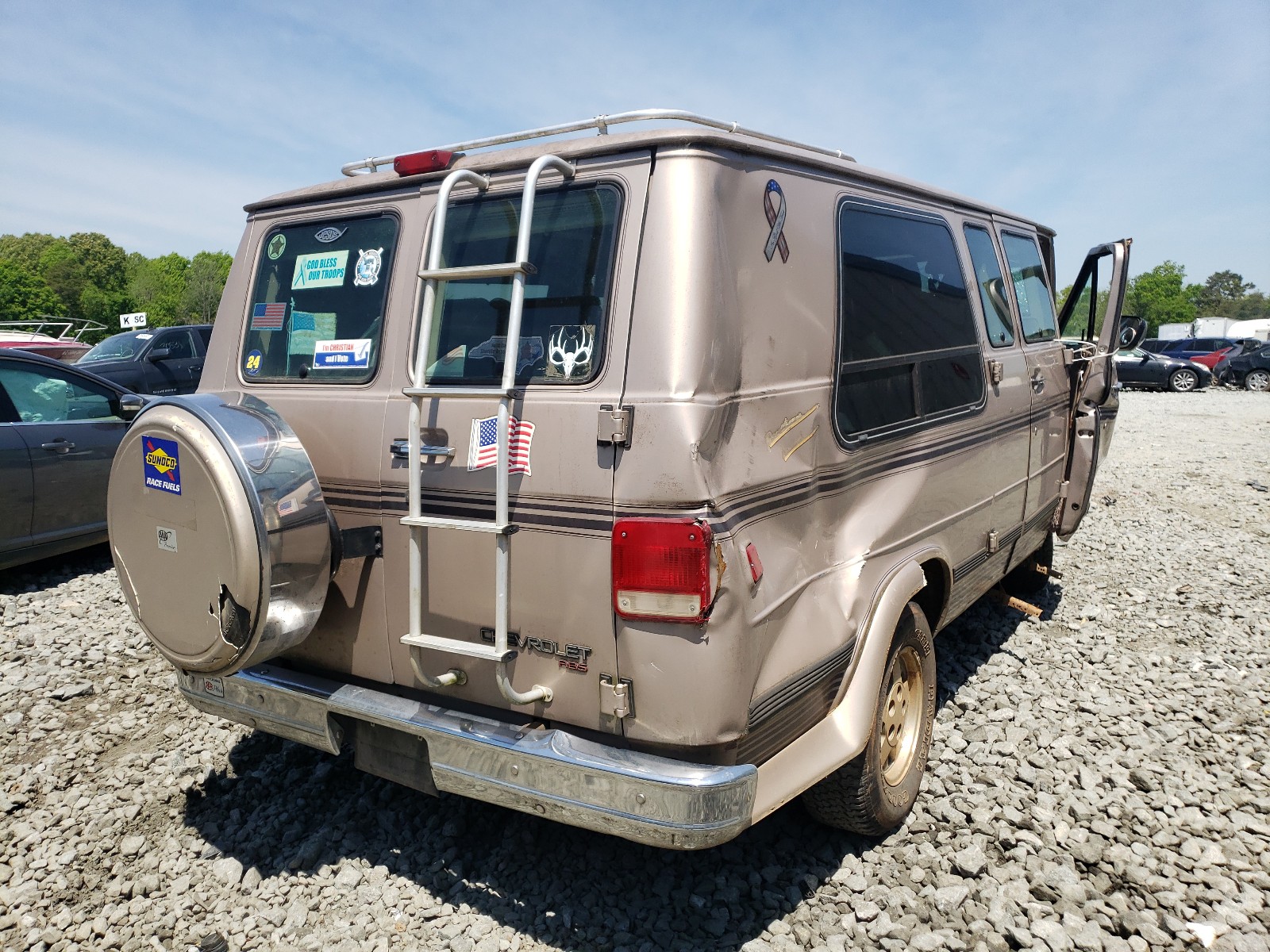 Photo 4 from auction – 1994 CHEVROLET G20 with VIN 1GBEG25KXRF123455