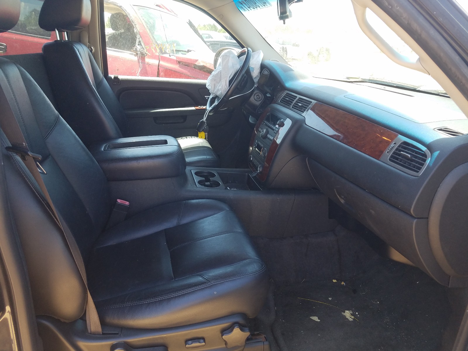 Photo 5 from auction – 2010 CHEVROLET TAHOE C150 with VIN 1GNMCBE33AR194339