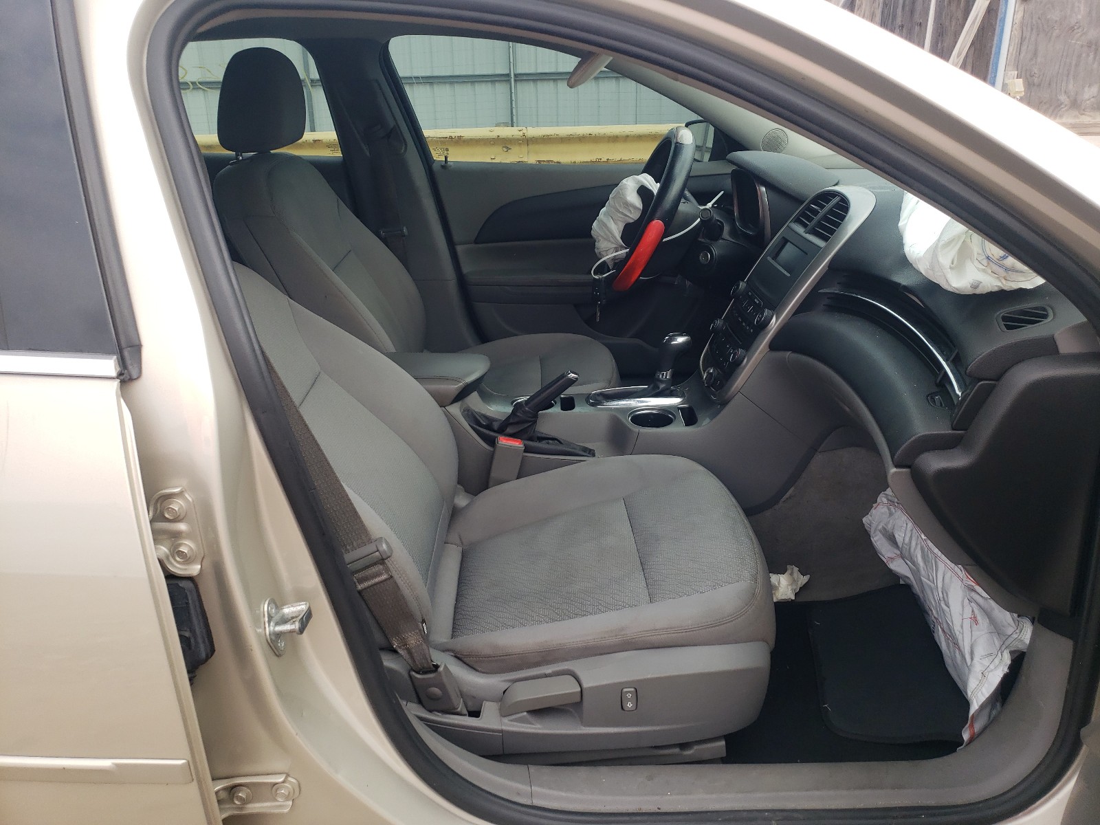 Photo 5 from auction – 2016 CHEVROLET MALIBU LIM with VIN 1G11B5SA9GF140906