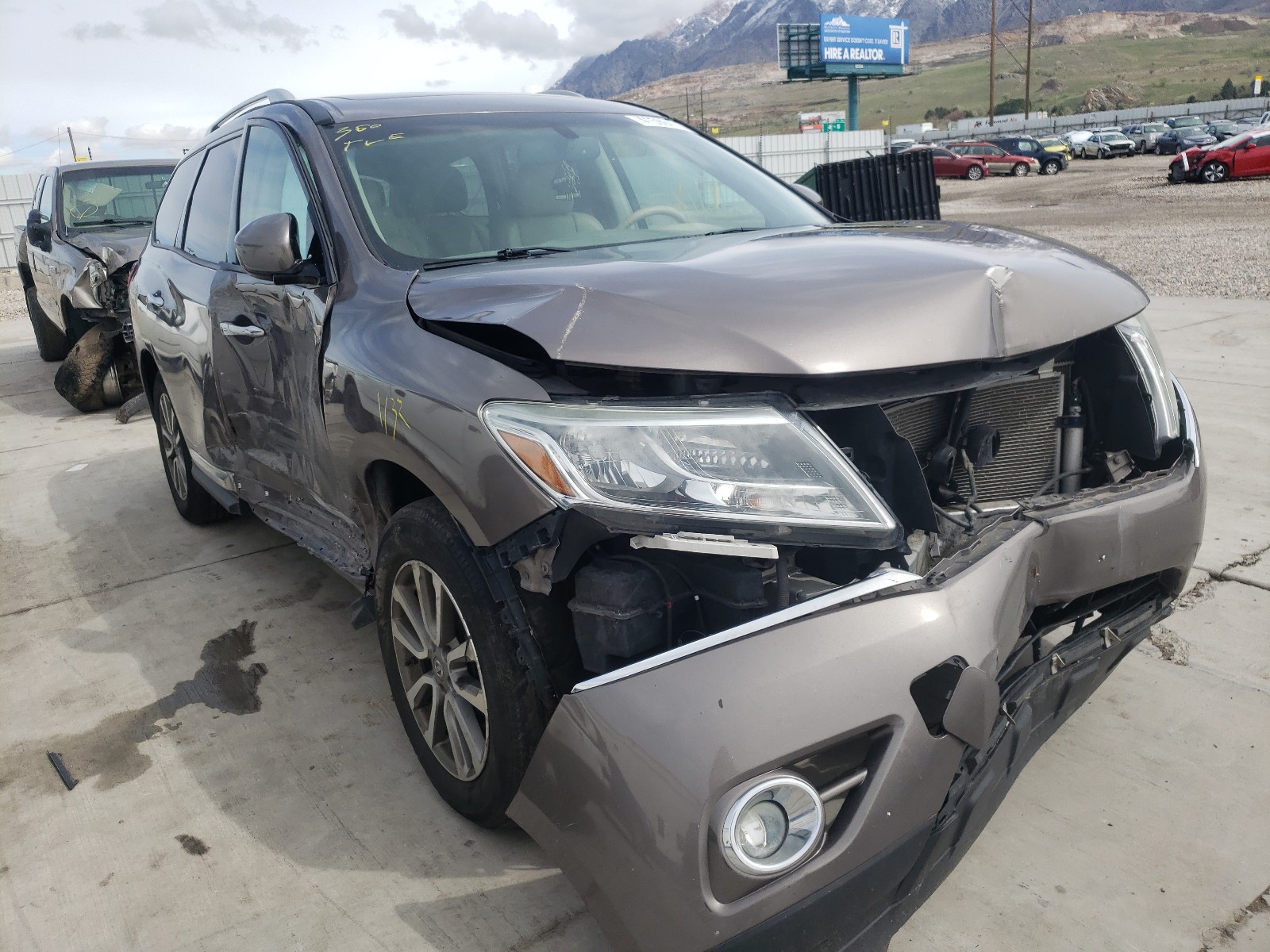 NISSAN PATHFINDER 2013 with VIN 5N1AR2MM7DC632433 - Photo from auction