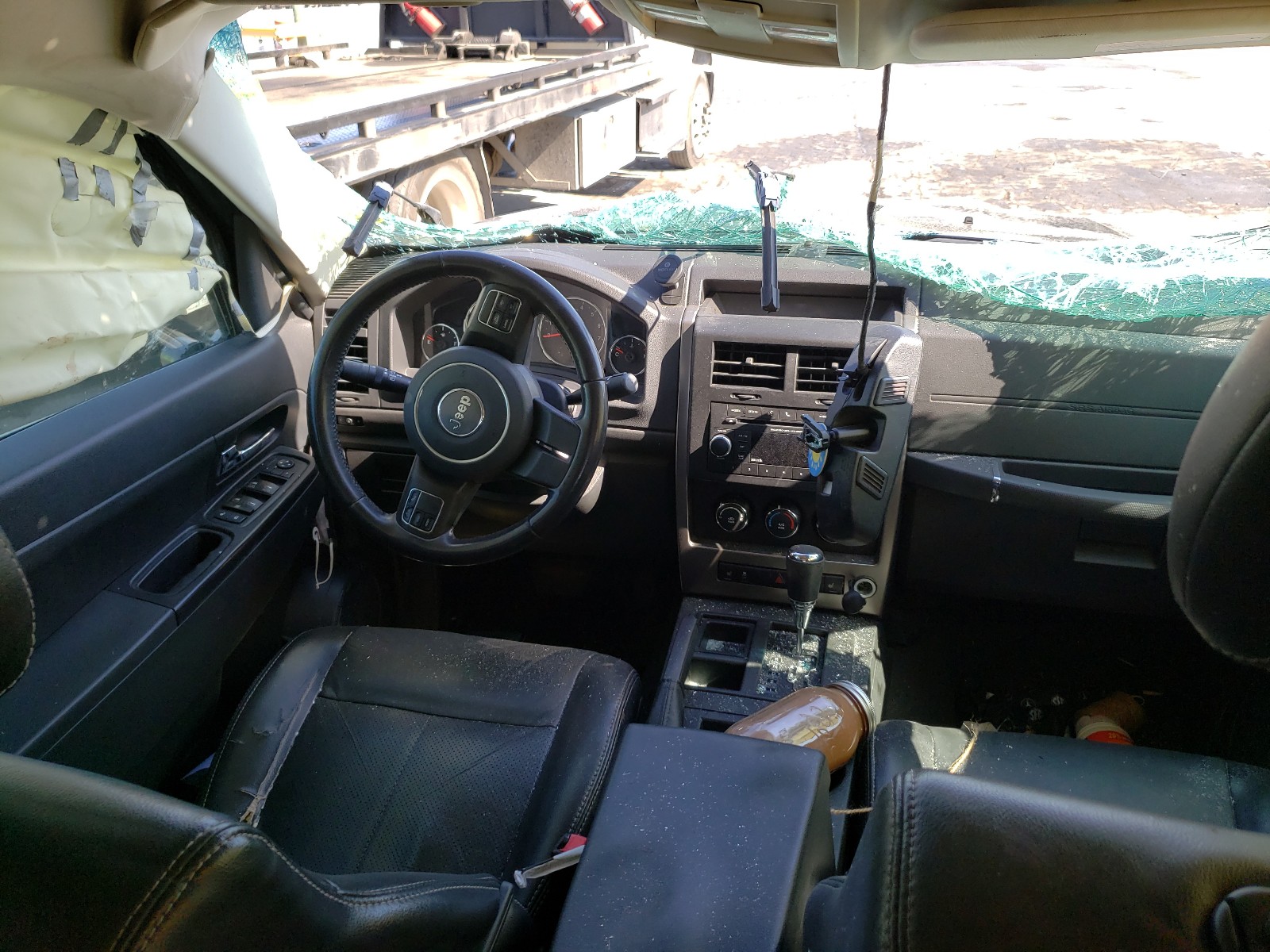 Photo 5 from auction – 2012 JEEP LIBERTY SP with VIN 1C4PJLAK2CW188647