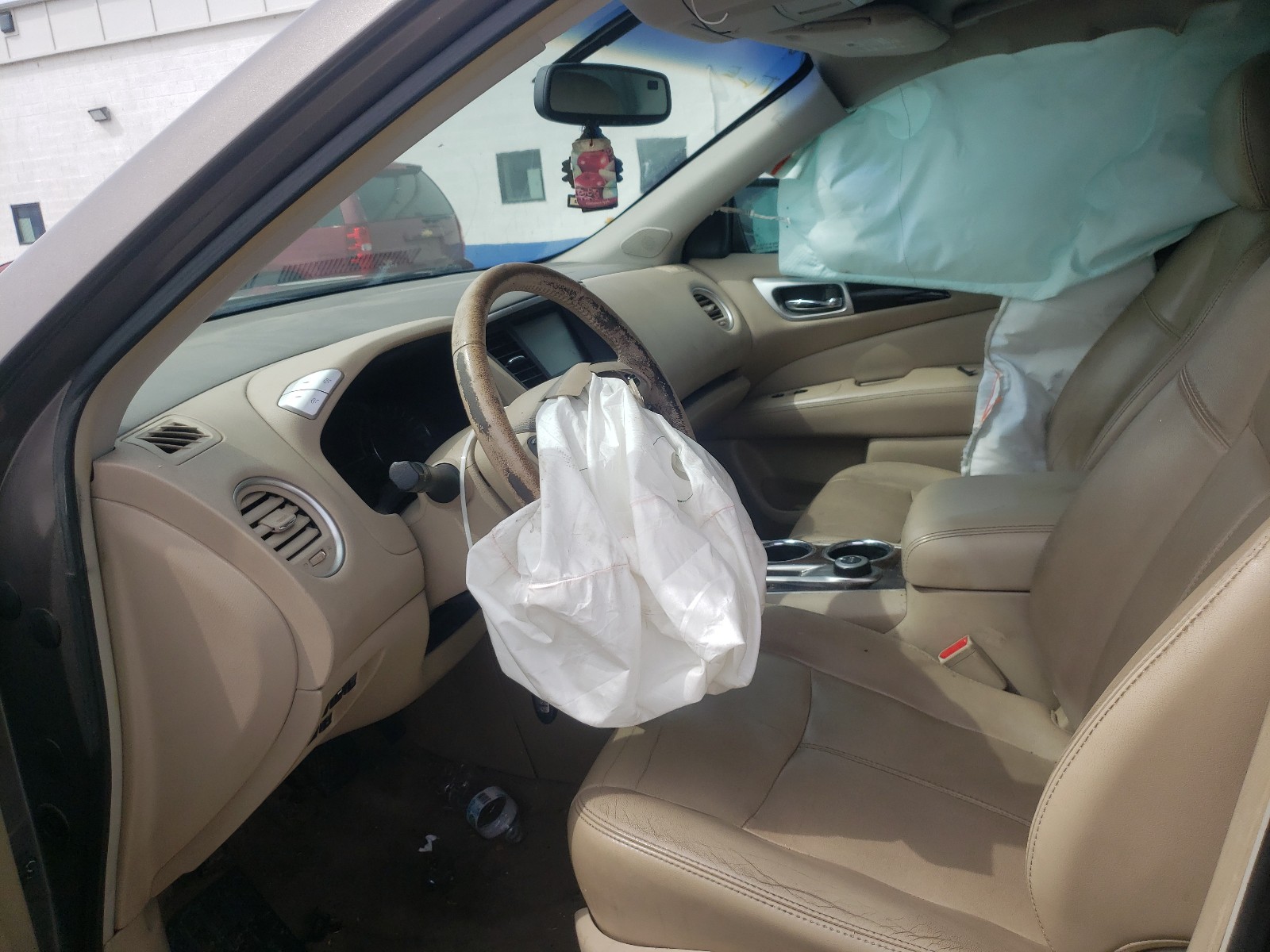 Photo 5 from auction – 2013 NISSAN PATHFINDER with VIN 5N1AR2MM7DC632433