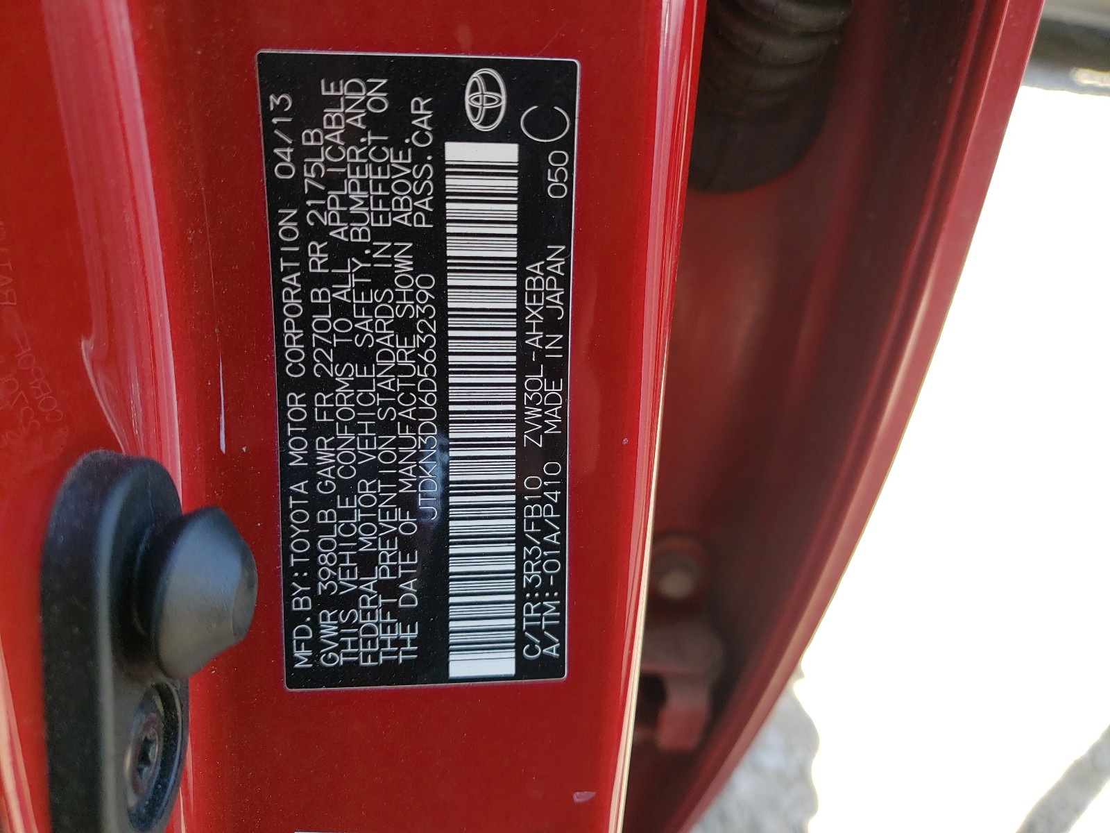 Photo 10 from auction – 2013 TOYOTA PRIUS with VIN JTDKN3DU6D5632390
