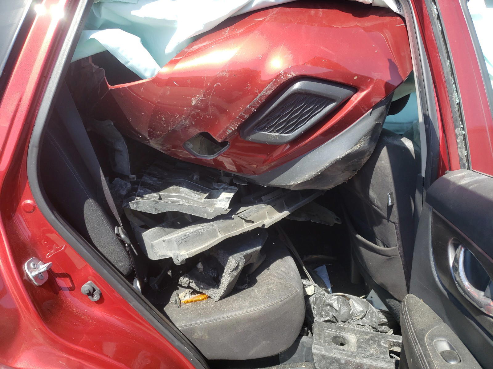 Photo 6 from auction – 2016 NISSAN ROGUE S with VIN KNMAT2MT7GP605663