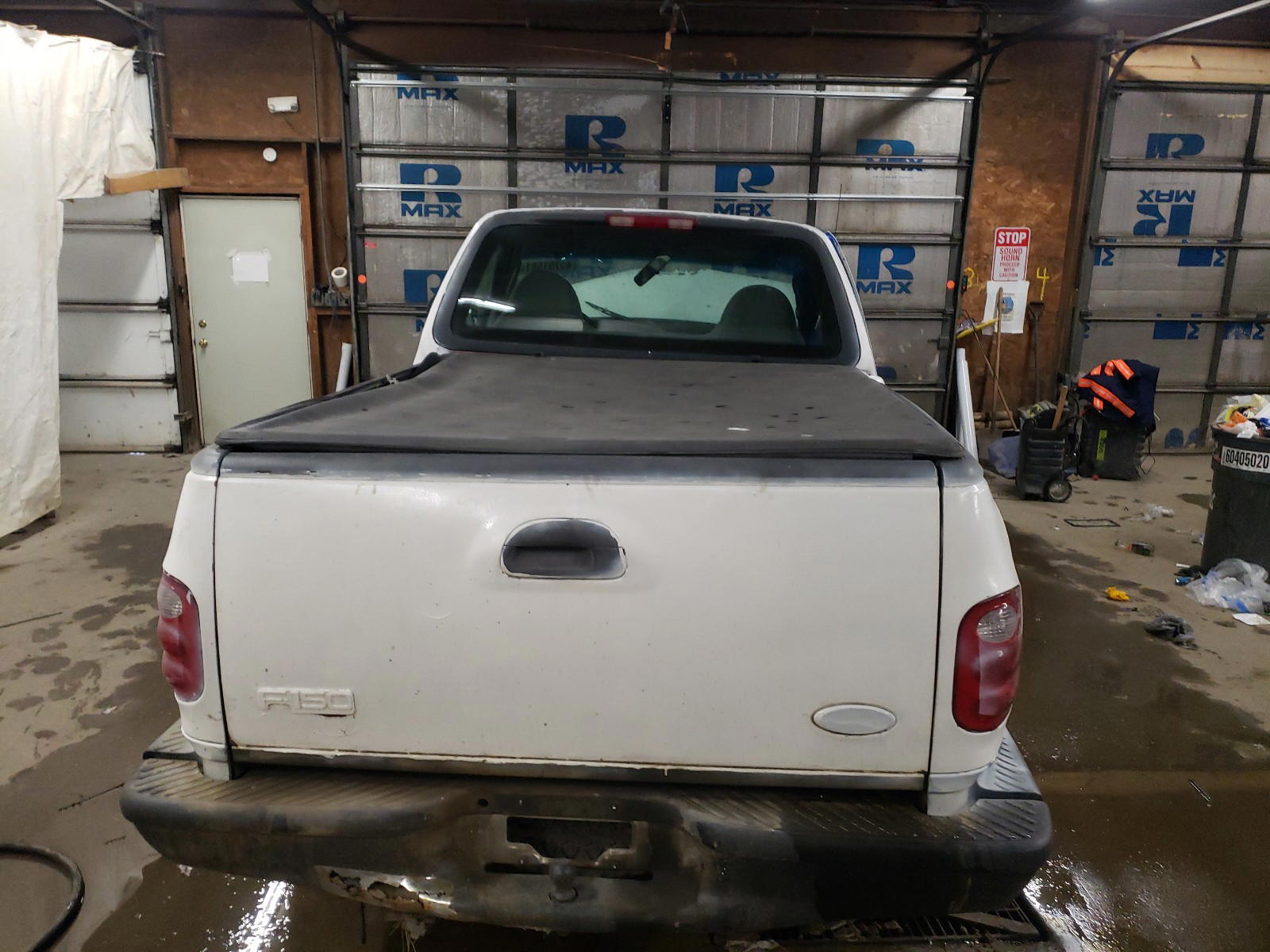 Photo 6 from auction – 2000 FORD F150 with VIN 2FTZF0827YCA22657
