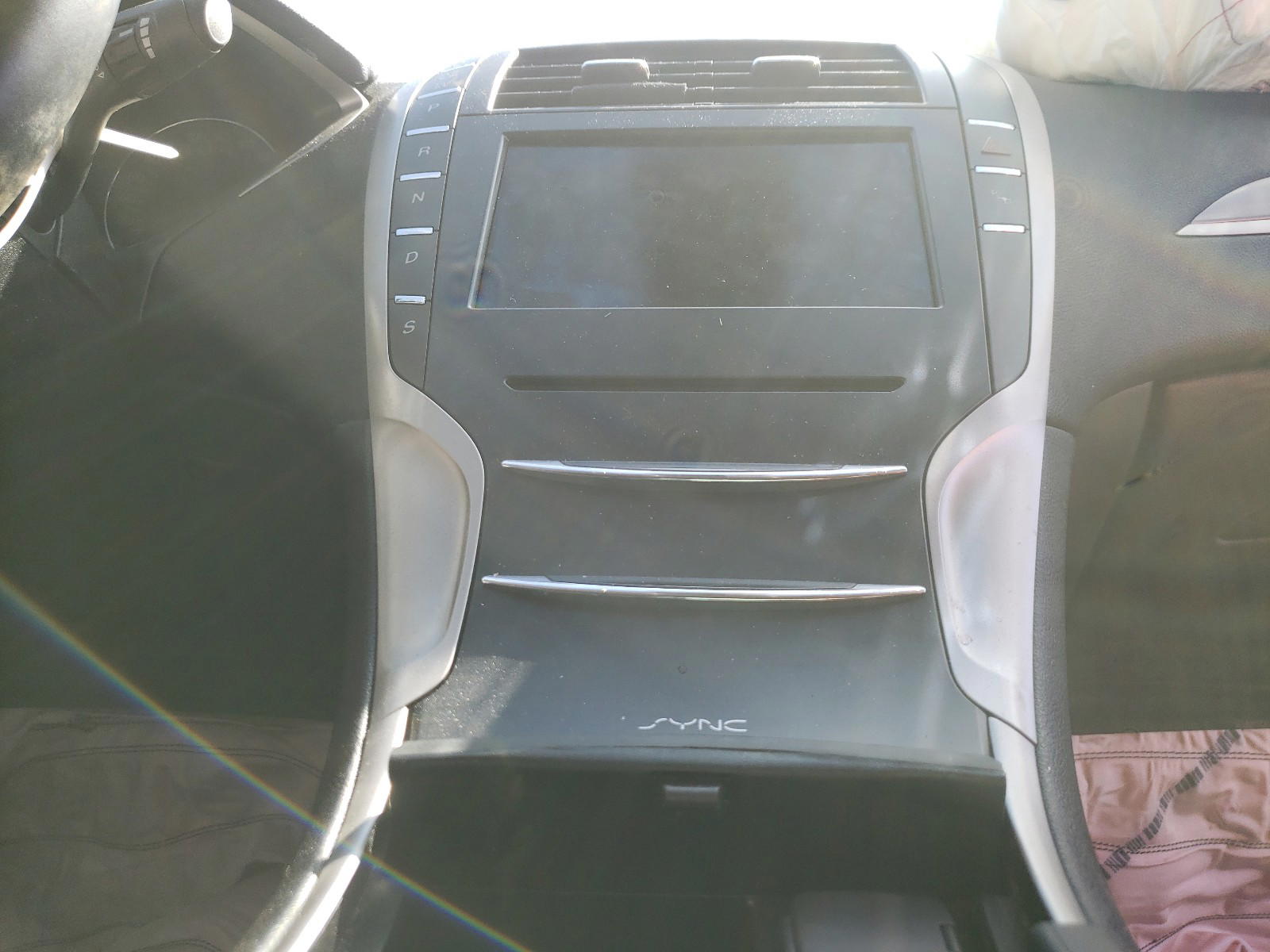 Photo 9 from auction – 2016 LINCOLN MKZ with VIN 3LN6L2J92GR604195