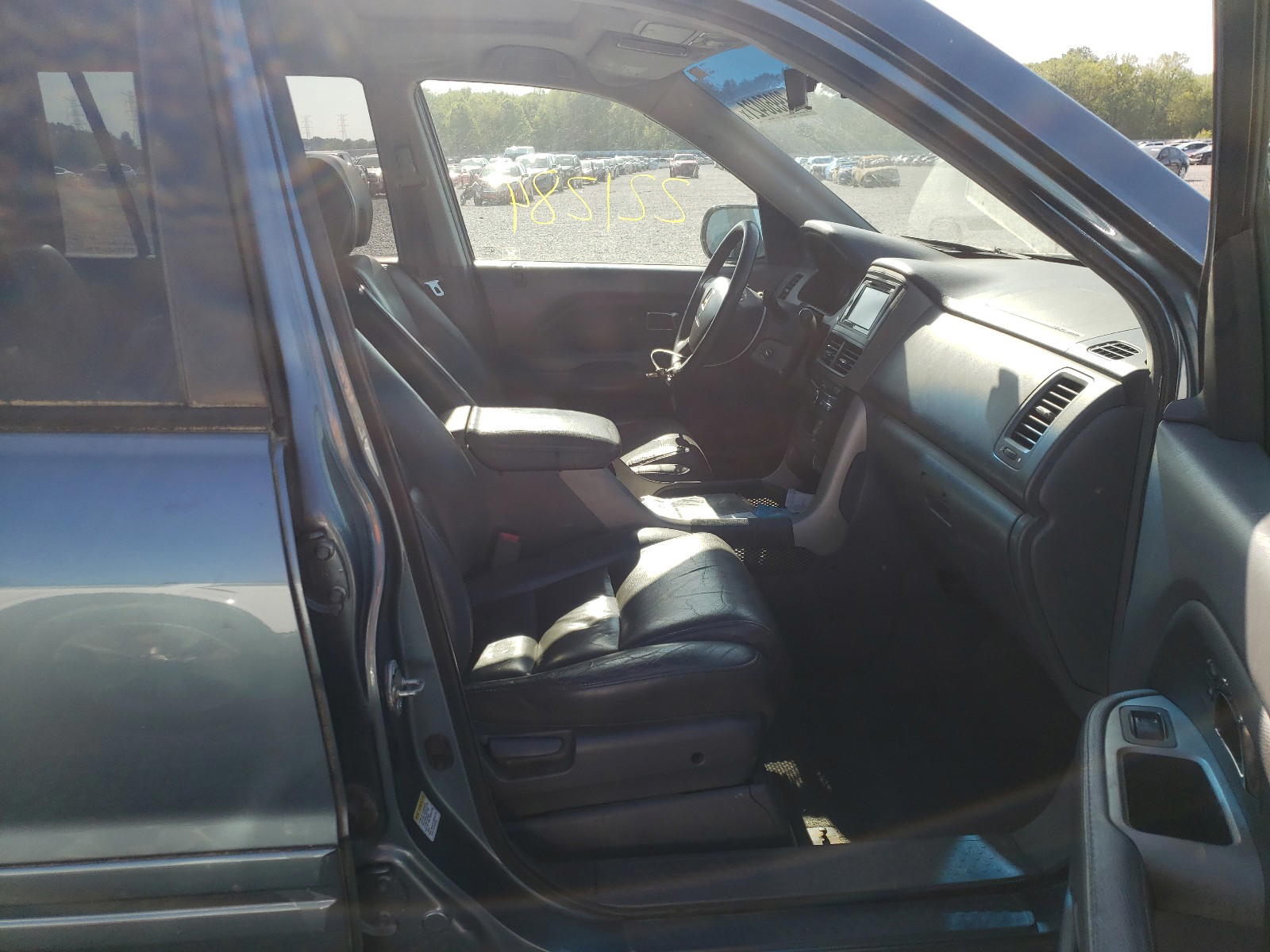 Photo 5 from auction – 2006 HONDA PILOT with VIN 5FNYF28576B048571
