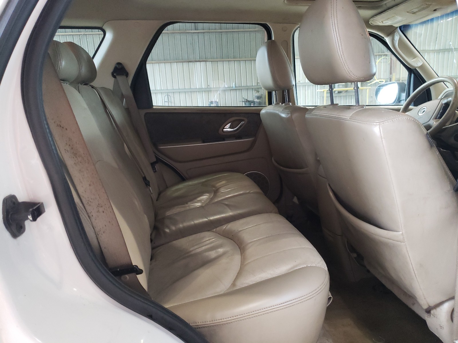 Photo 6 from auction – 2007 MERCURY MARINER LU with VIN 4M2CU81147KJ01073