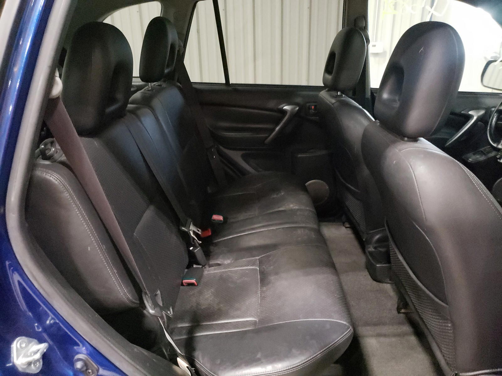 Photo 6 from auction – 2005 TOYOTA RAV4 with VIN JTEHD20V456034750