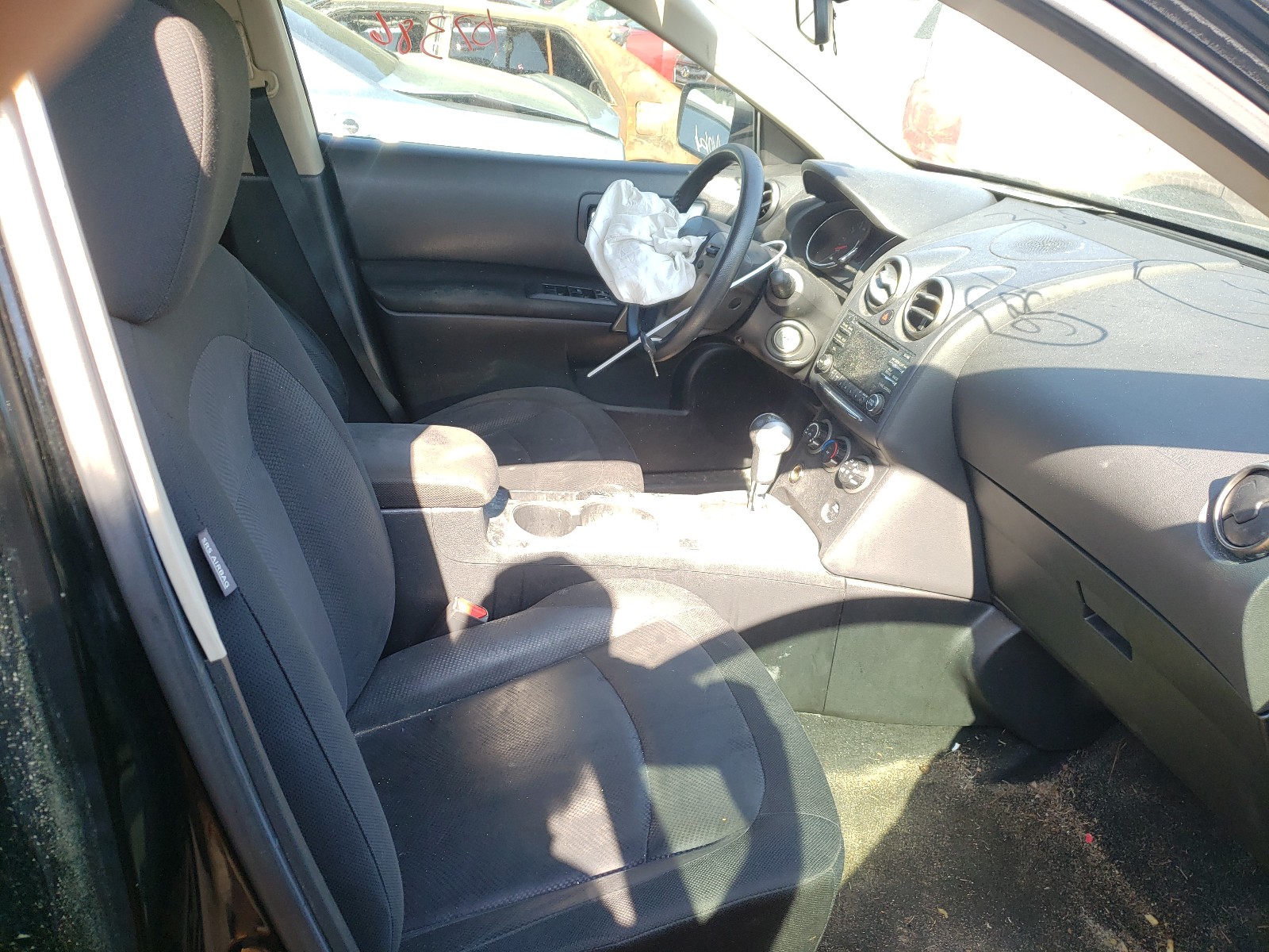 Photo 5 from auction – 2013 NISSAN ROGUE S with VIN JN8AS5MT5DW551273