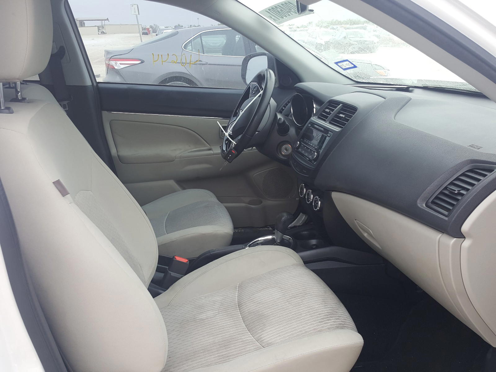 Photo 5 from auction – 2017 MITSUBISHI OUTLANDER with VIN JA4AP3AU2HZ056669