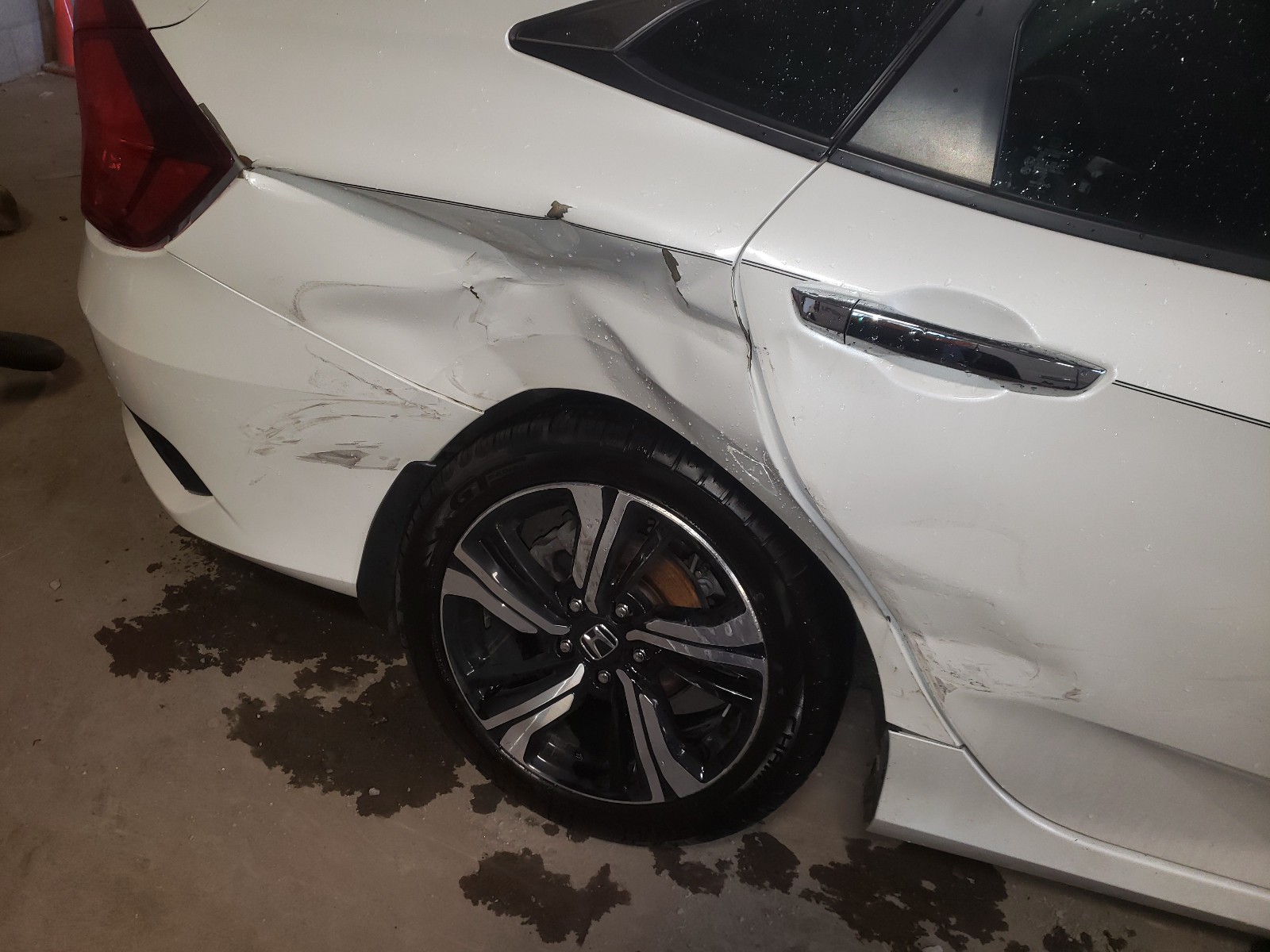 Photo 9 from auction – 2016 HONDA CIVIC TOUR with VIN 19XFC1F99GE026319