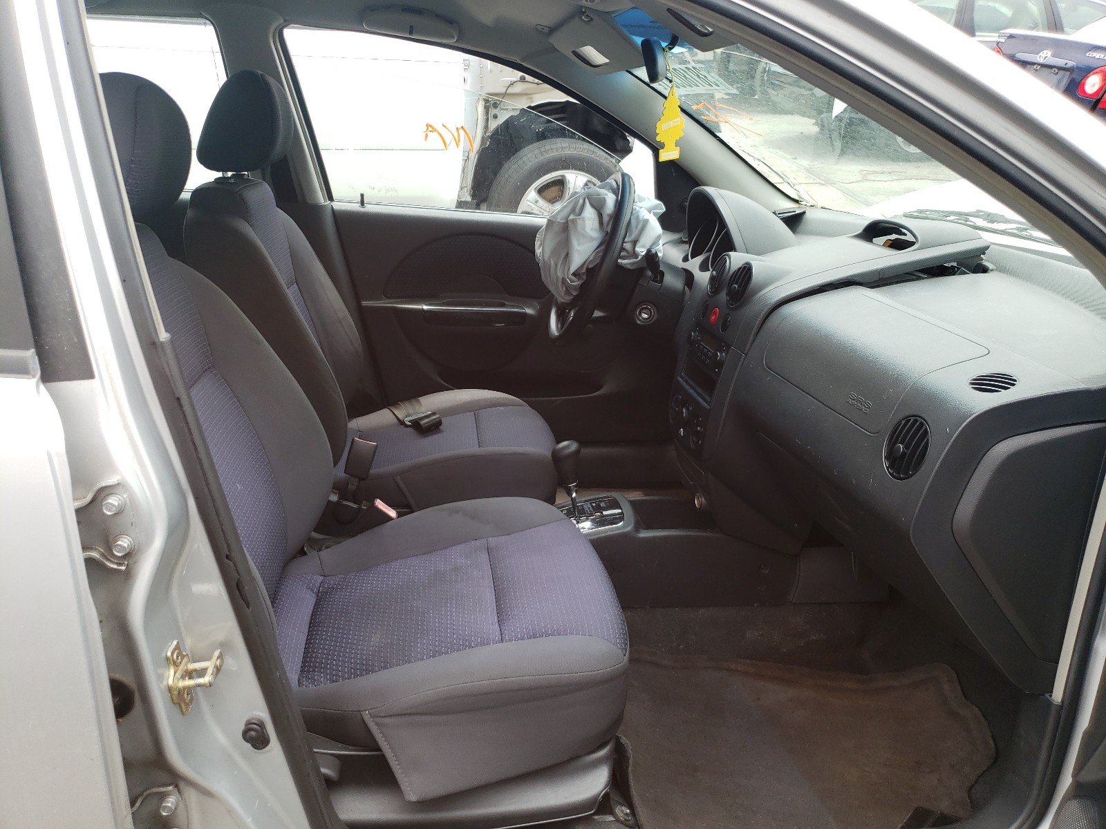 Photo 5 from auction – 2006 CHEVROLET AVEO BASE with VIN KL1TD66686B551037