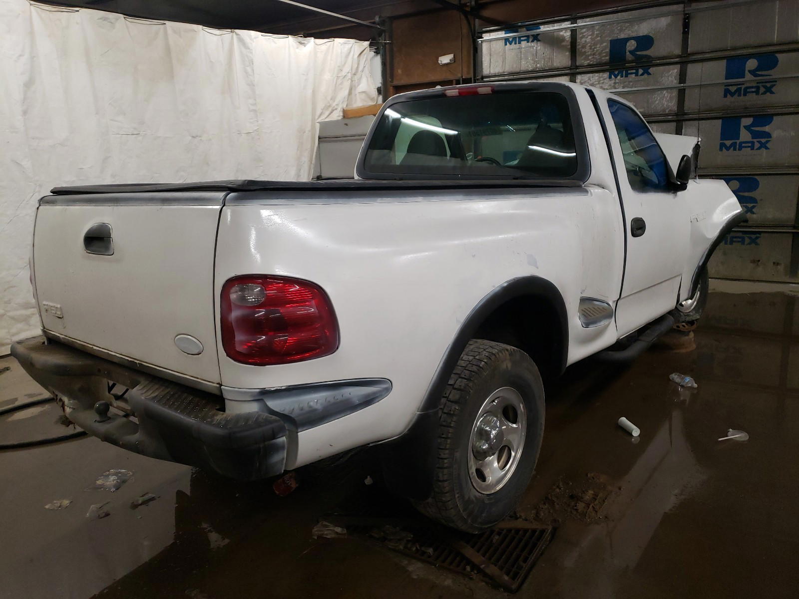 Photo 4 from auction – 2000 FORD F150 with VIN 2FTZF0827YCA22657