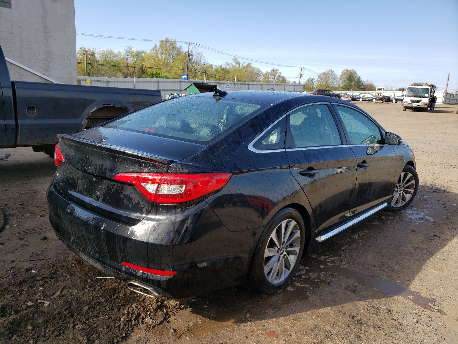 Photo 4 from auction – 2016 HYUNDAI SONATA SPO with VIN 5NPE34AF4GH312911
