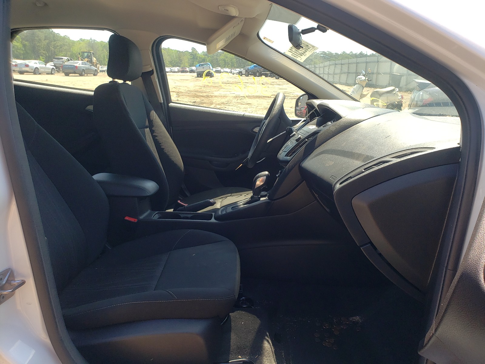 Zdjęcie 5 z aukcji – 2018 FORD FOCUS SE z VIN 1FADP3K24JL209552