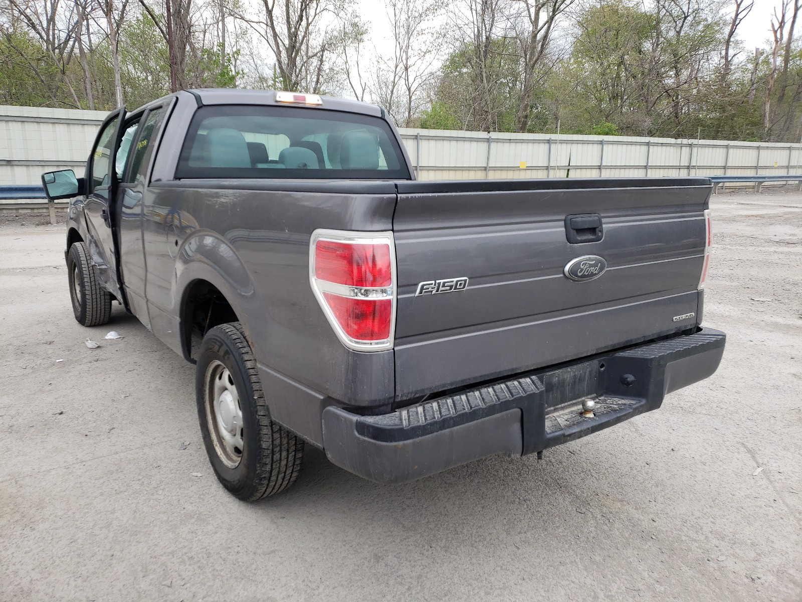 Photo 3 from auction – 2011 FORD F150 SUPER with VIN 1FTEX1CMXBKE04713