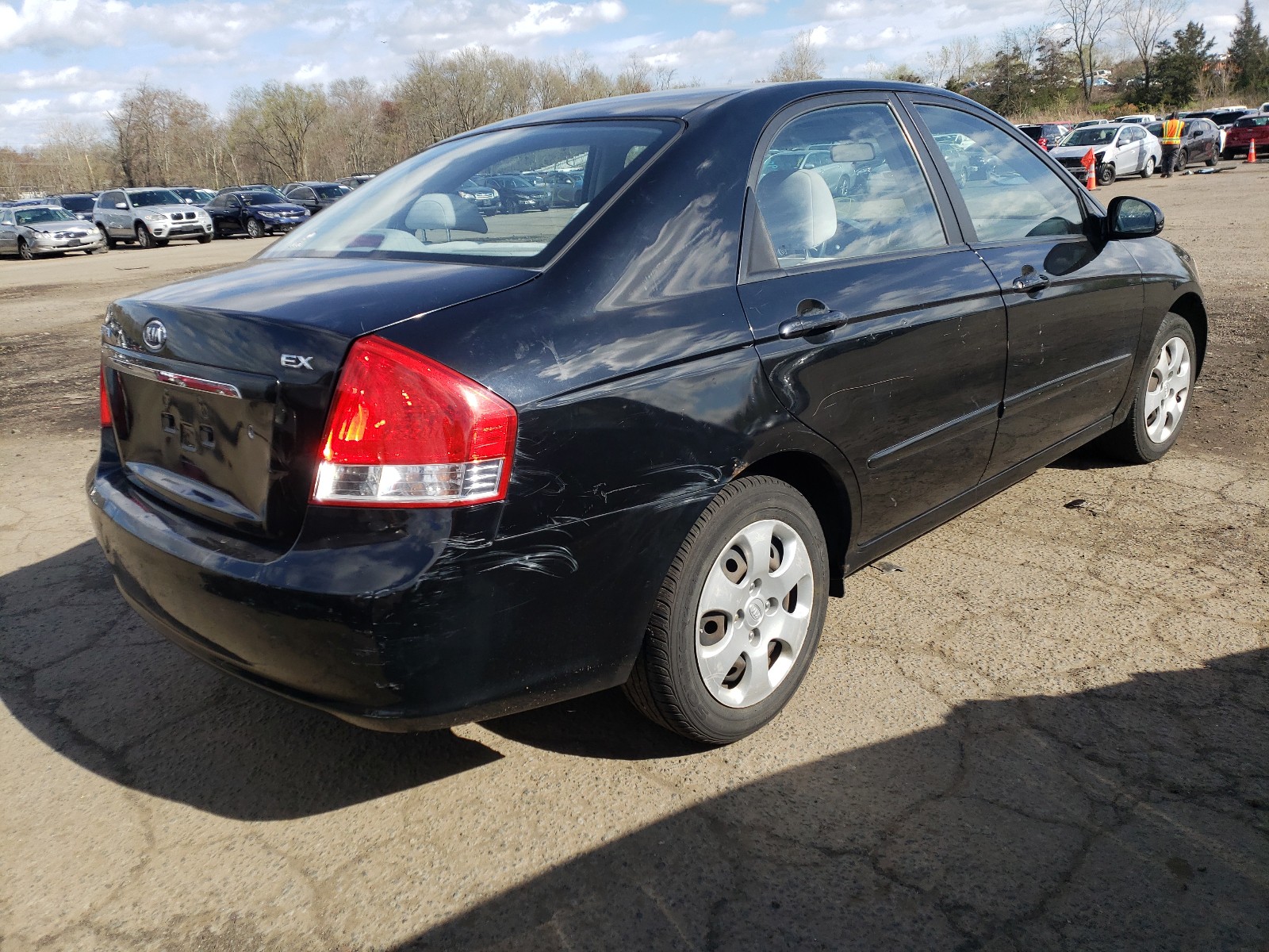 Zdjęcie 4 z aukcji – 2007 KIA SPECTRA EX z VIN KNAFE122175392447