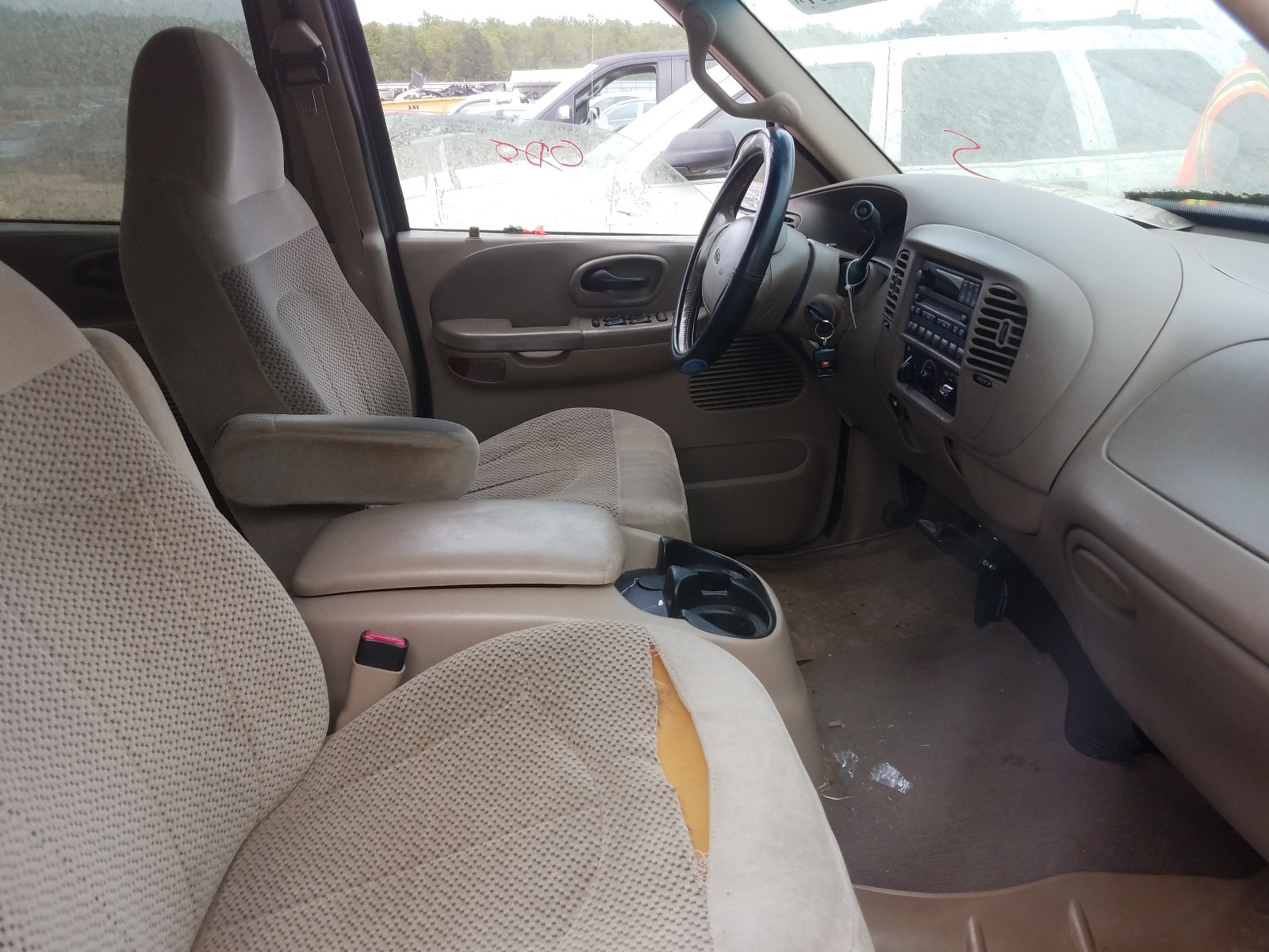 Photo 5 from auction – 2001 FORD F-150 with VIN 1FTRW07LX1KE90264