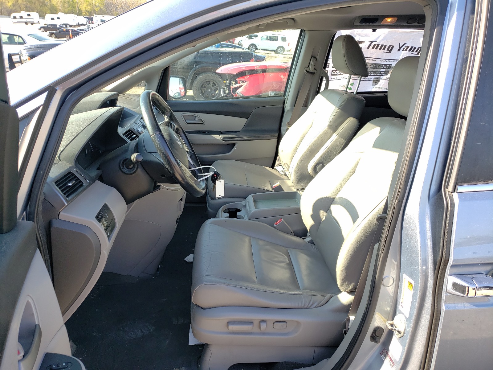 Photo 5 from auction – 2011 HONDA ODYSSEY EX with VIN 5FNRL5H60BB051152