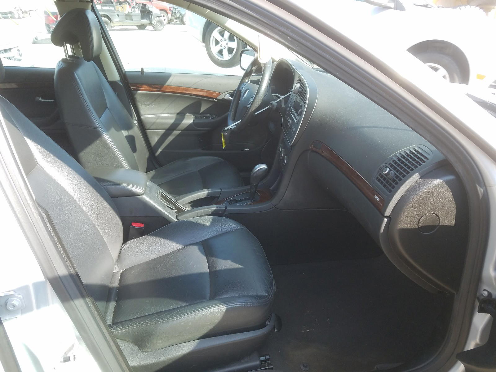 Photo 5 from auction – 2010 SAAB 9-3 2.0T with VIN YS3FA5CY5A1616075