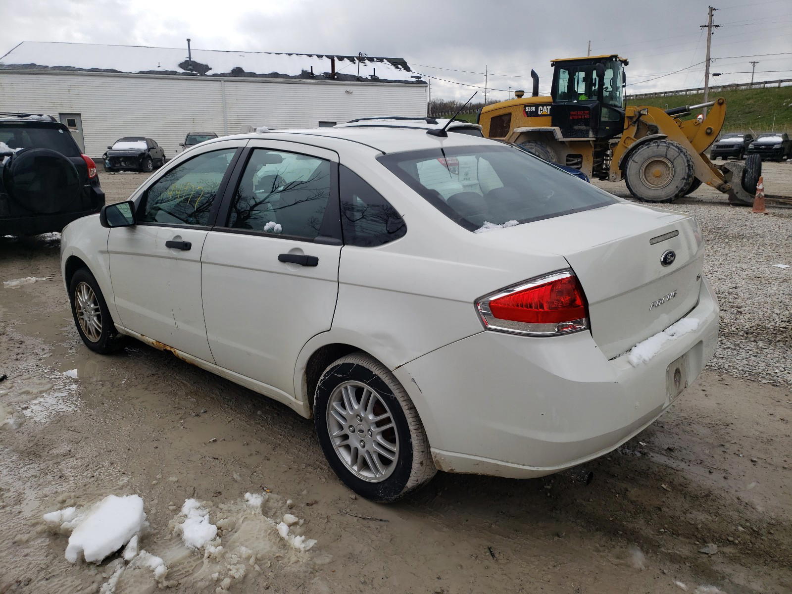 Photo 3 from auction – 2011 FORD FOCUS SE with VIN 1FAHP3FN5BW122216