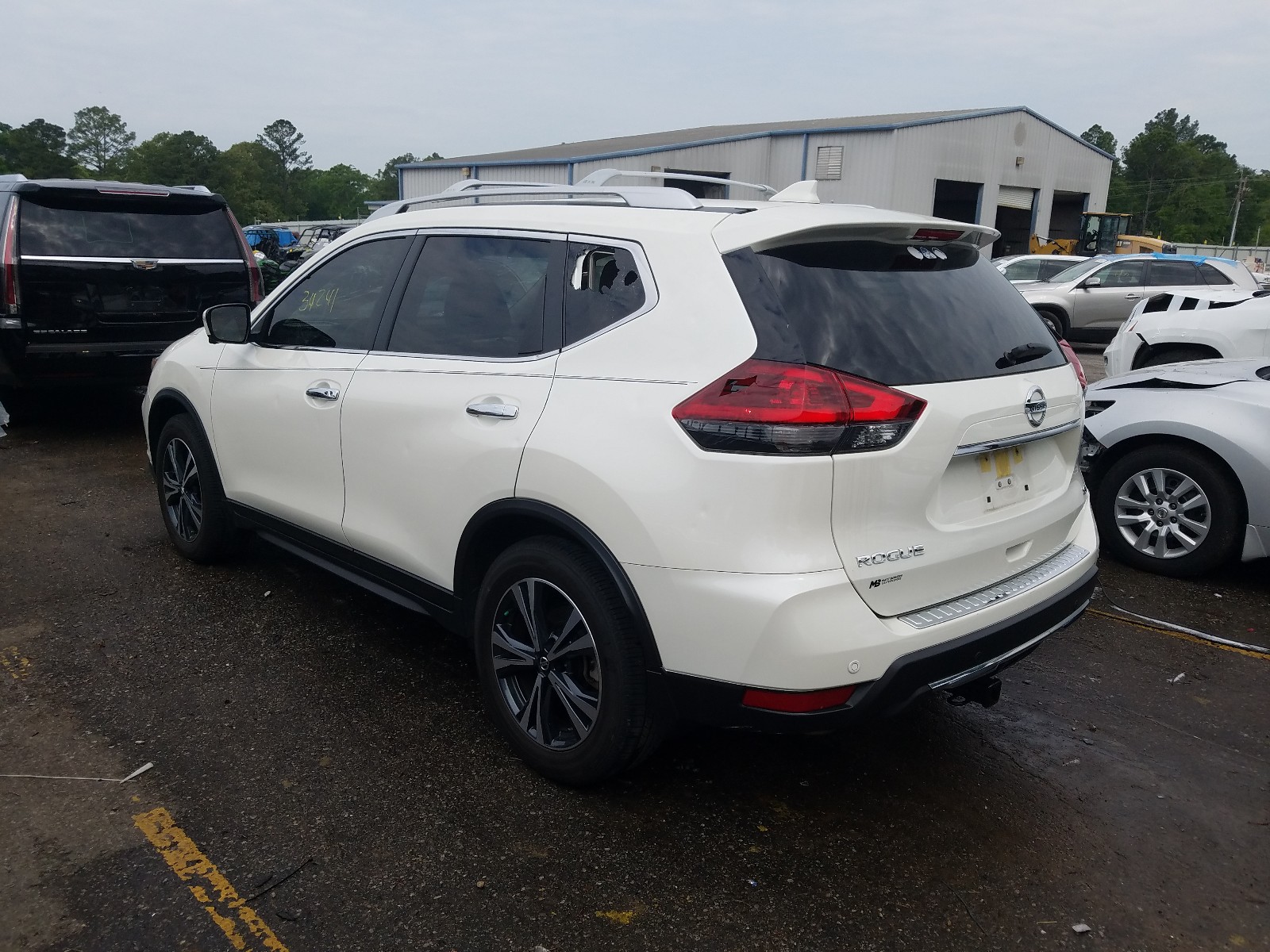 Photo 3 from auction – 2019 NISSAN ROGUE S with VIN JN8AT2MT3KW505093