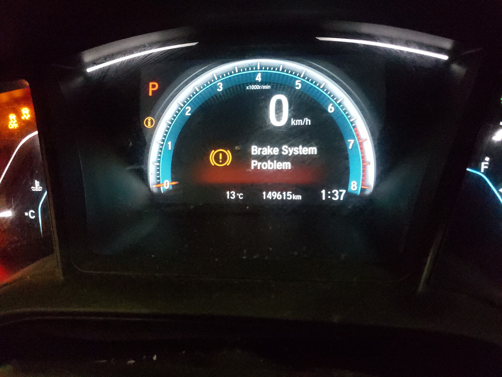 Photo 8 from auction – 2016 HONDA CIVIC LX with VIN 2HGFC2F51GH025545