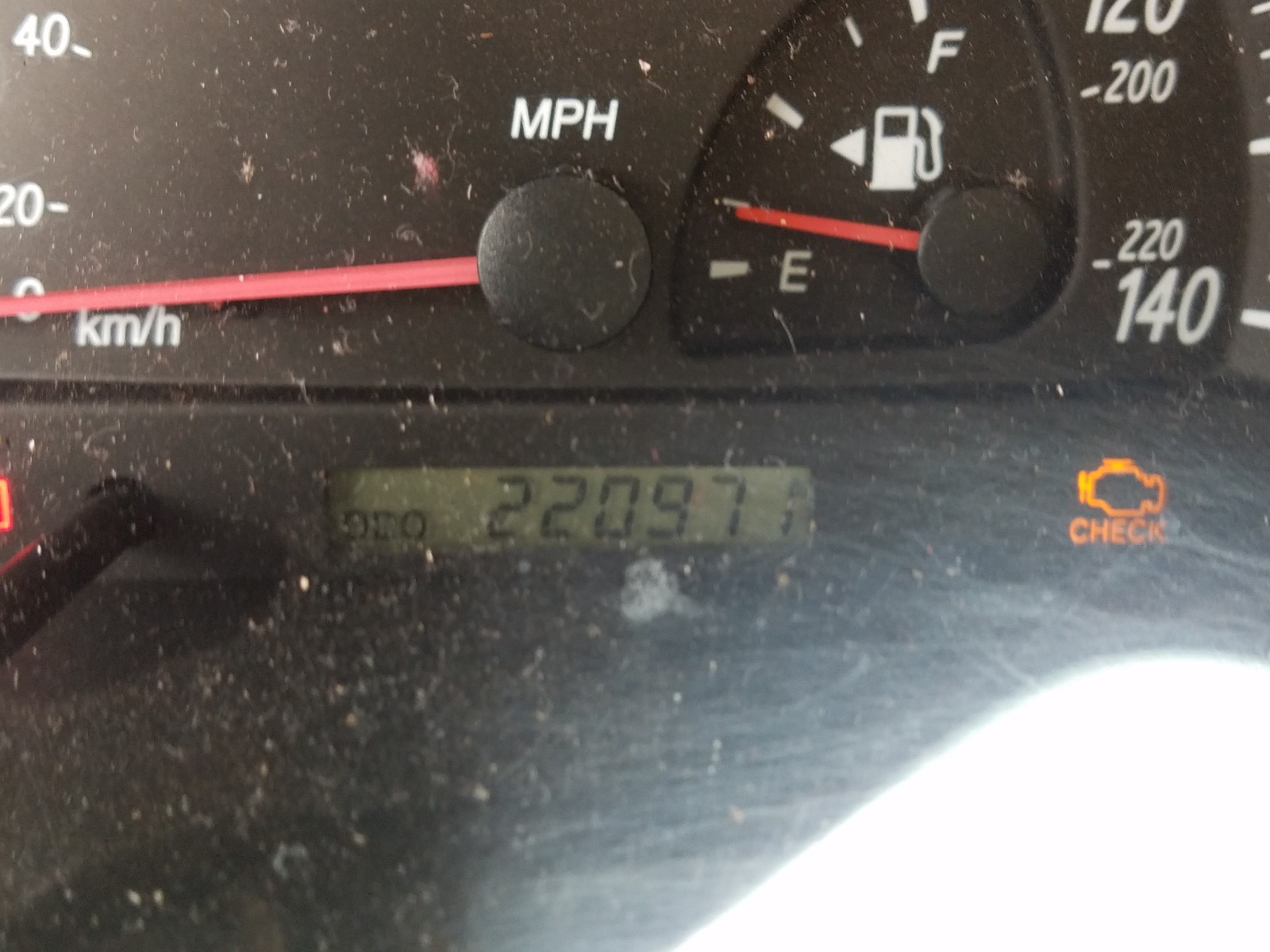 Photo 8 from auction – 2004 TOYOTA CAMRY LE with VIN 4T1BE32KX4U280627