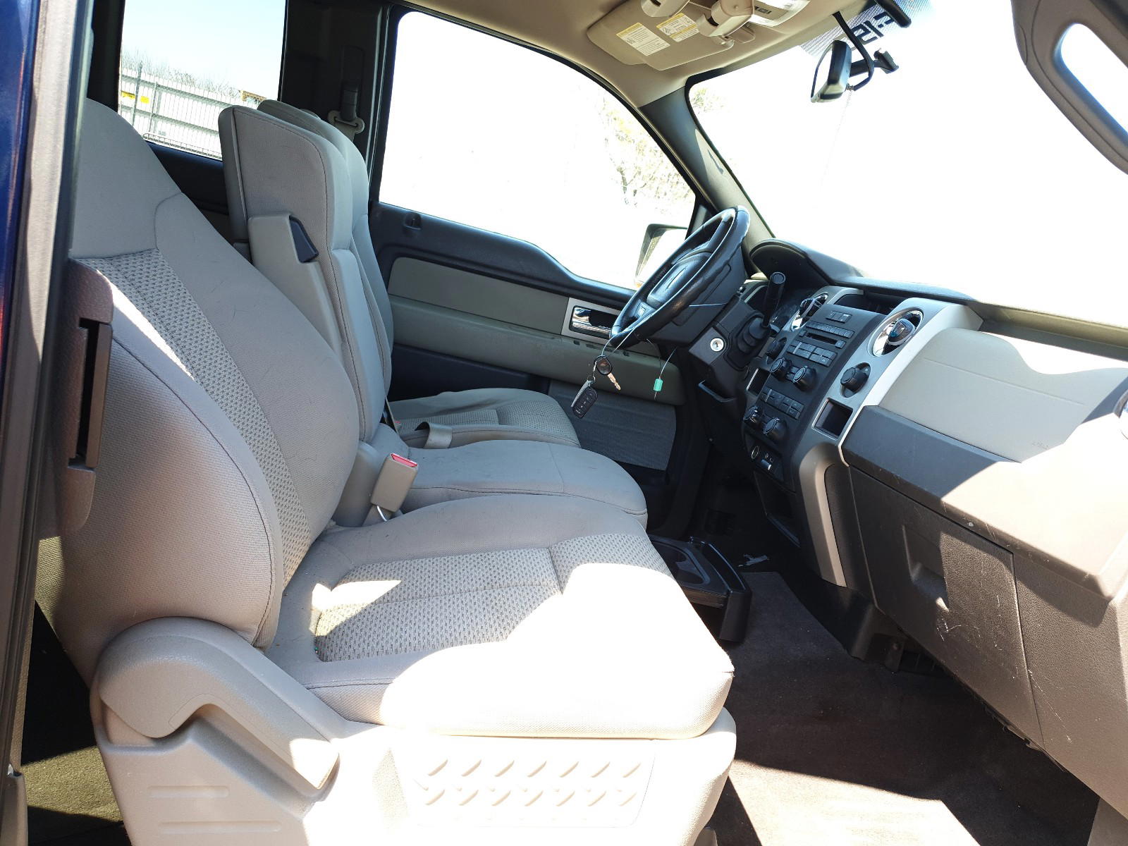 Photo 5 from auction – 2010 FORD F150 SUPER with VIN 1FTFX1EV7AFC26938