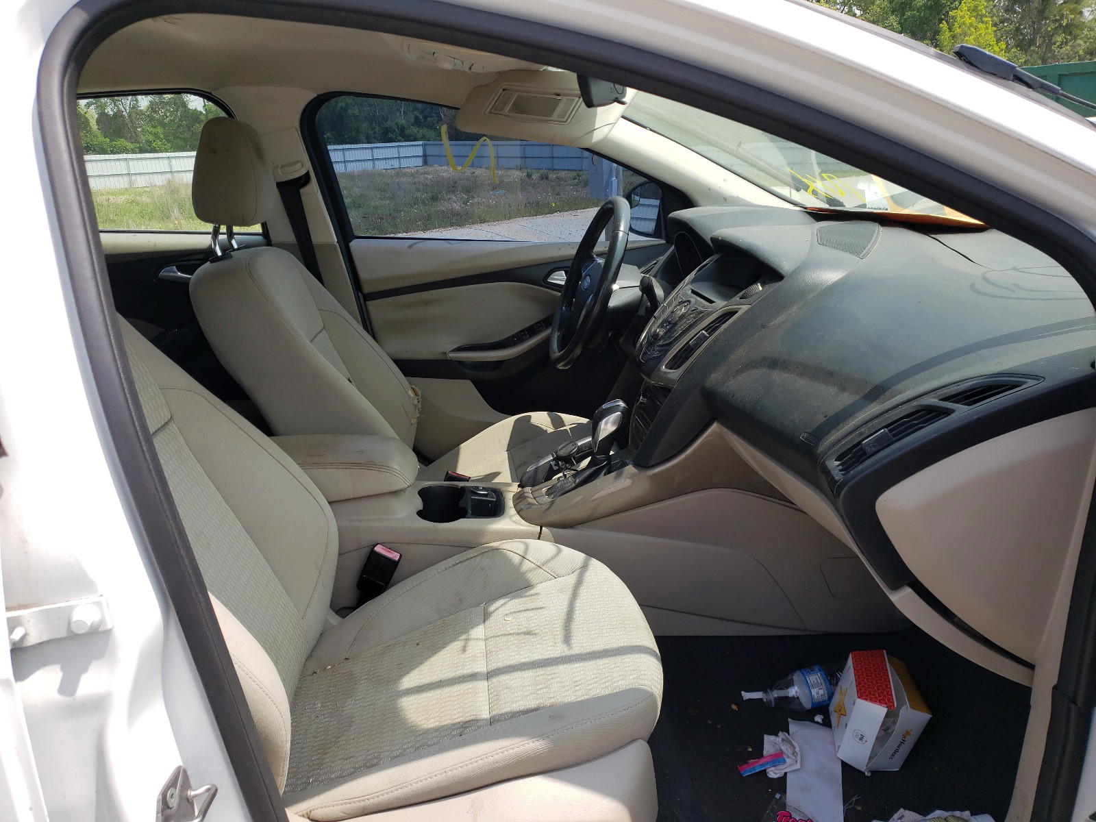 Photo 5 from auction – 2012 FORD FOCUS SEL with VIN 1FAHP3H26CL163217