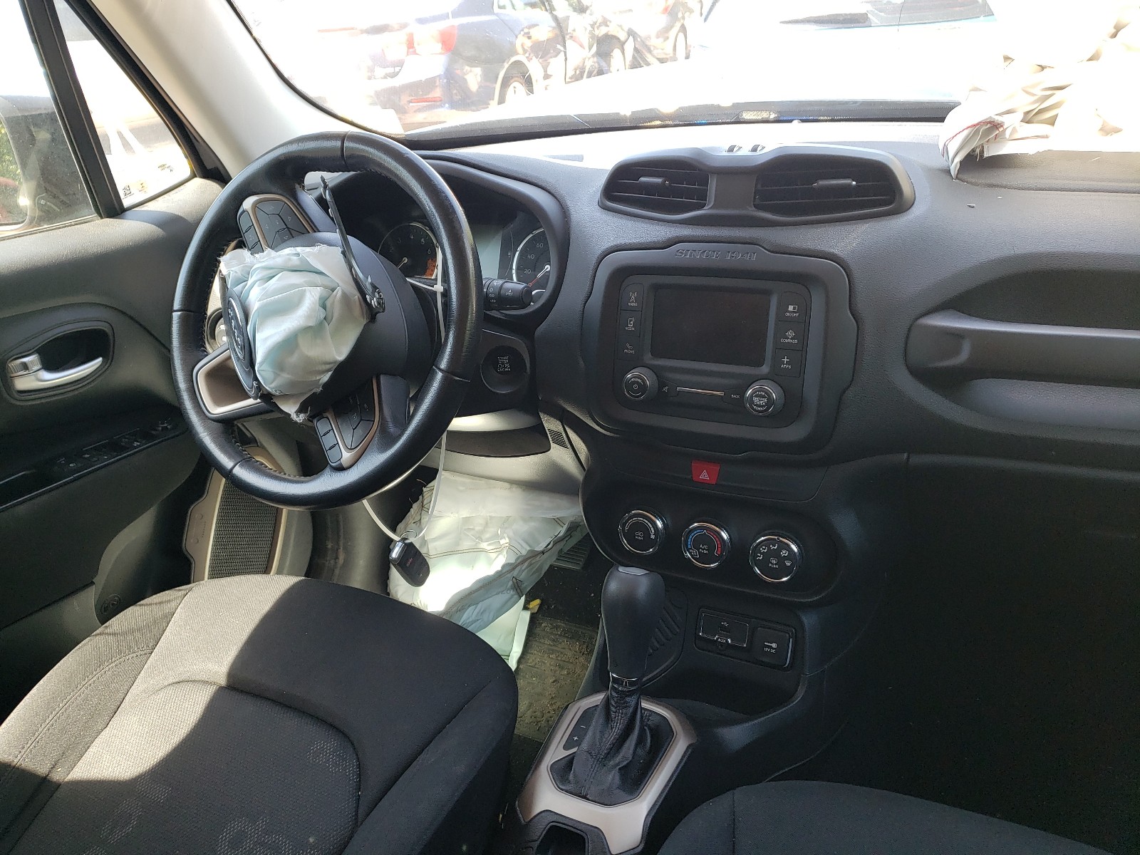 Photo 9 from auction – 2017 JEEP RENEGADE L with VIN ZACCJABB8HPE92989