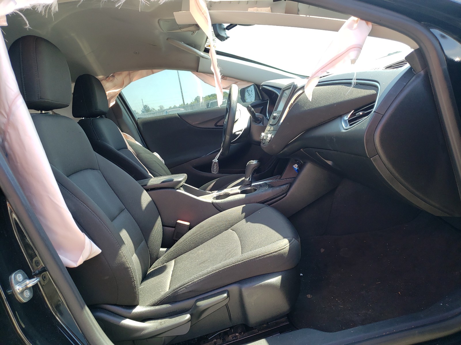 Photo 5 from auction – 2018 CHEVROLET MALIBU LT with VIN 1G1ZD5ST7JF224941