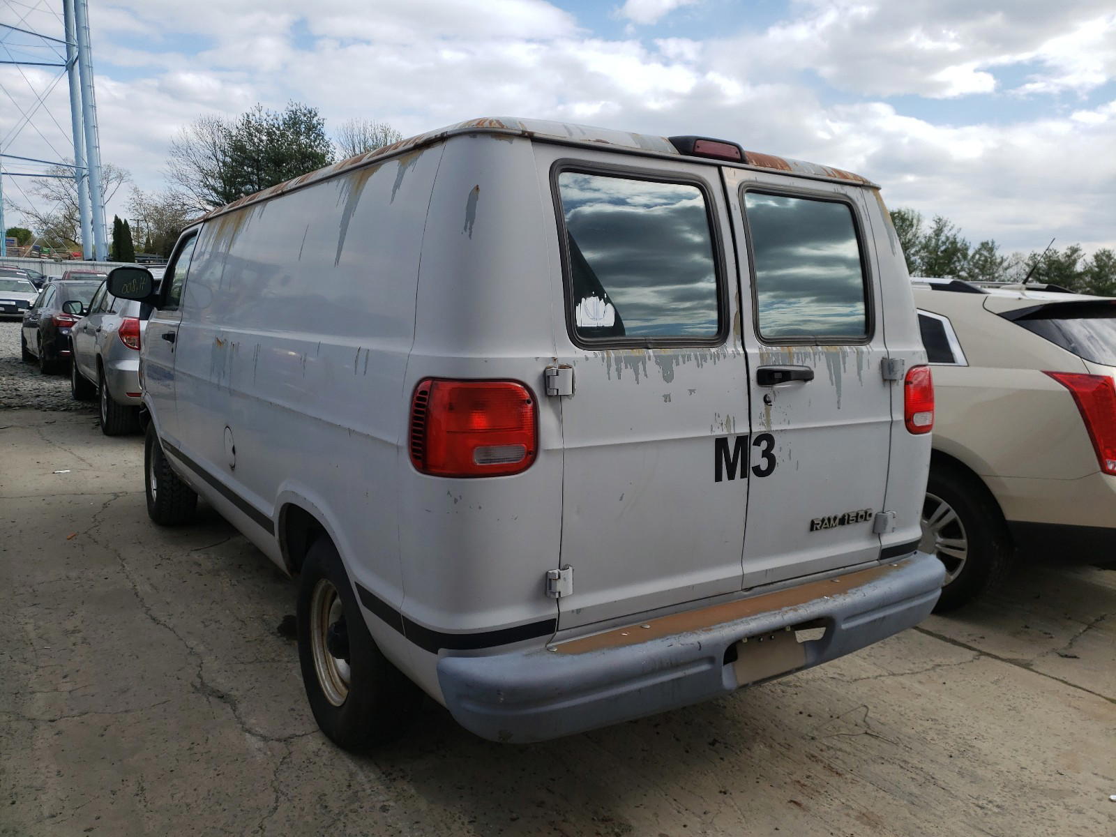 Photo 3 from auction – 2000 DODGE RAM VAN B1 with VIN 2B7HB11X7YK157579