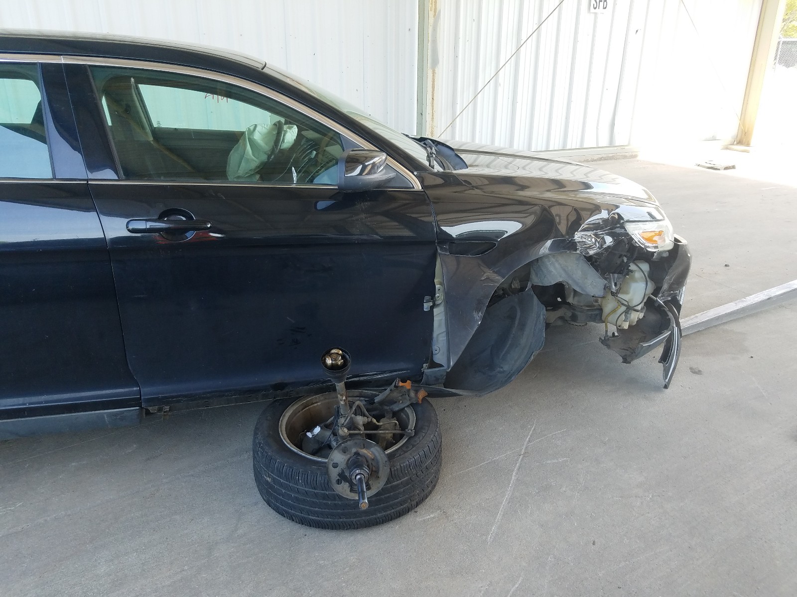 Photo 9 from auction – 2010 FORD TAURUS SEL with VIN 1FAHP2HW0AG122617